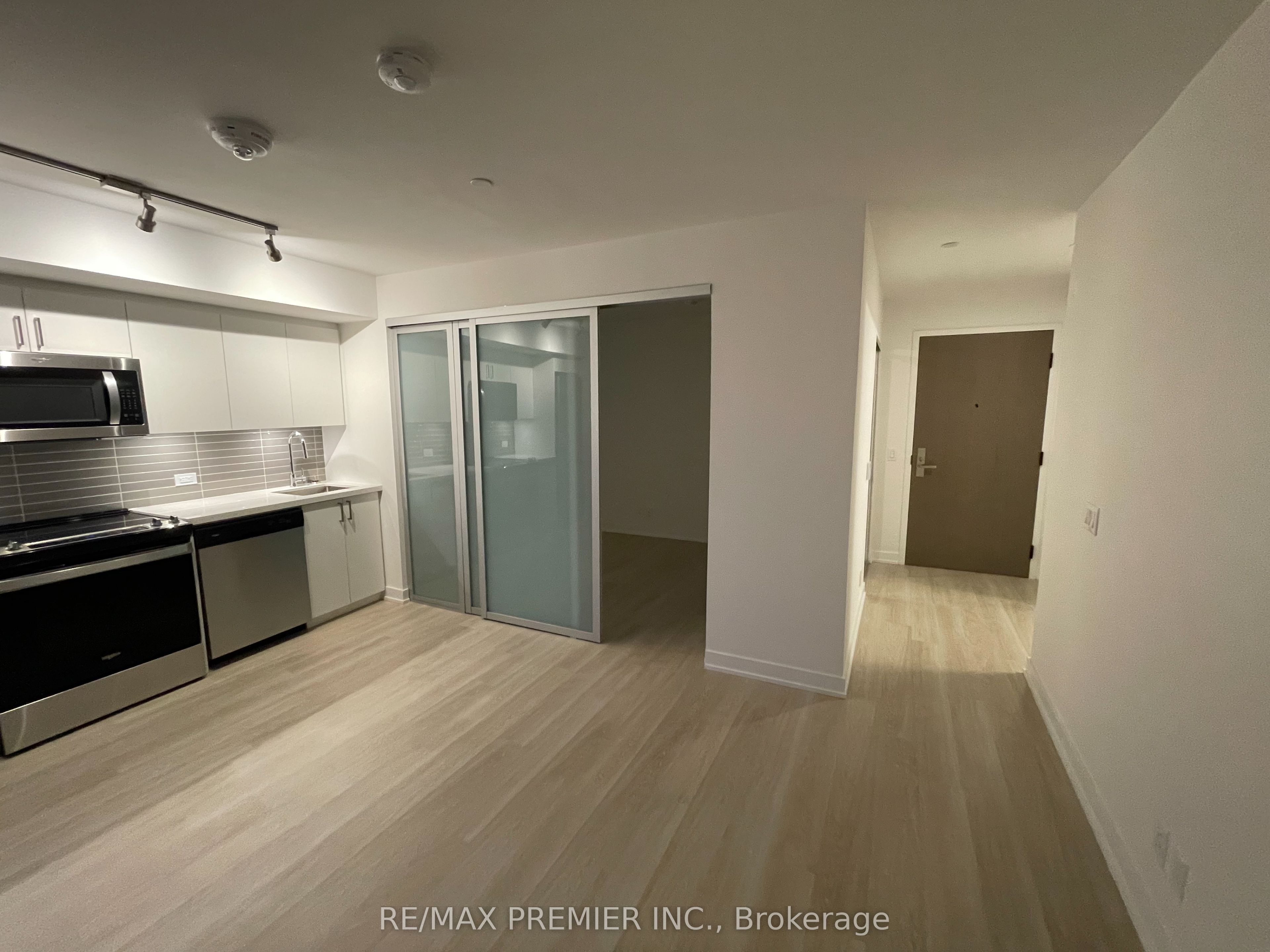 30 Tretti Way 733, Toronto, ON M3H 0E3 photo 4