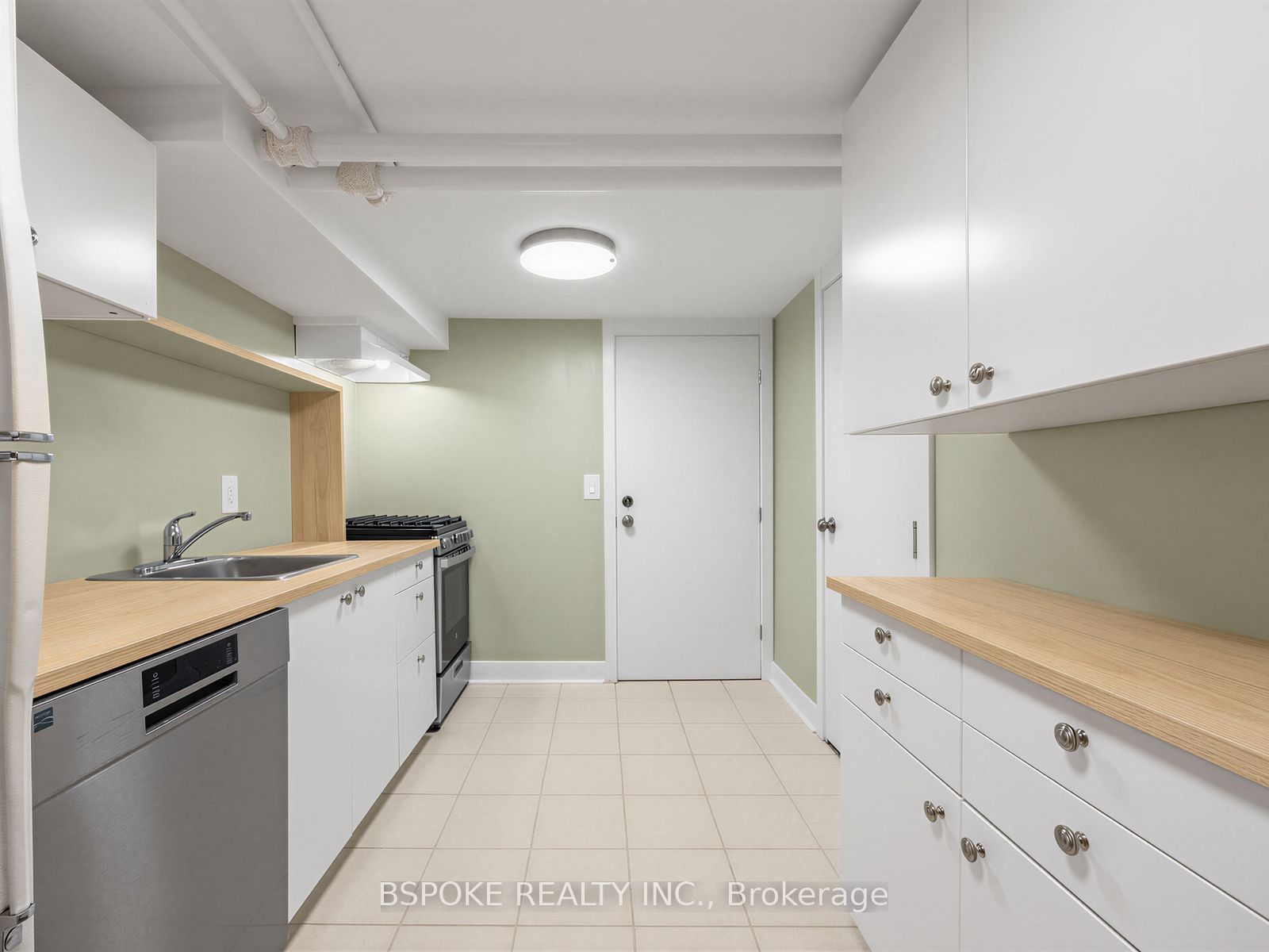 112 Delaware Avenue BSMT, Toronto, ON M6H 2T1 photo 3