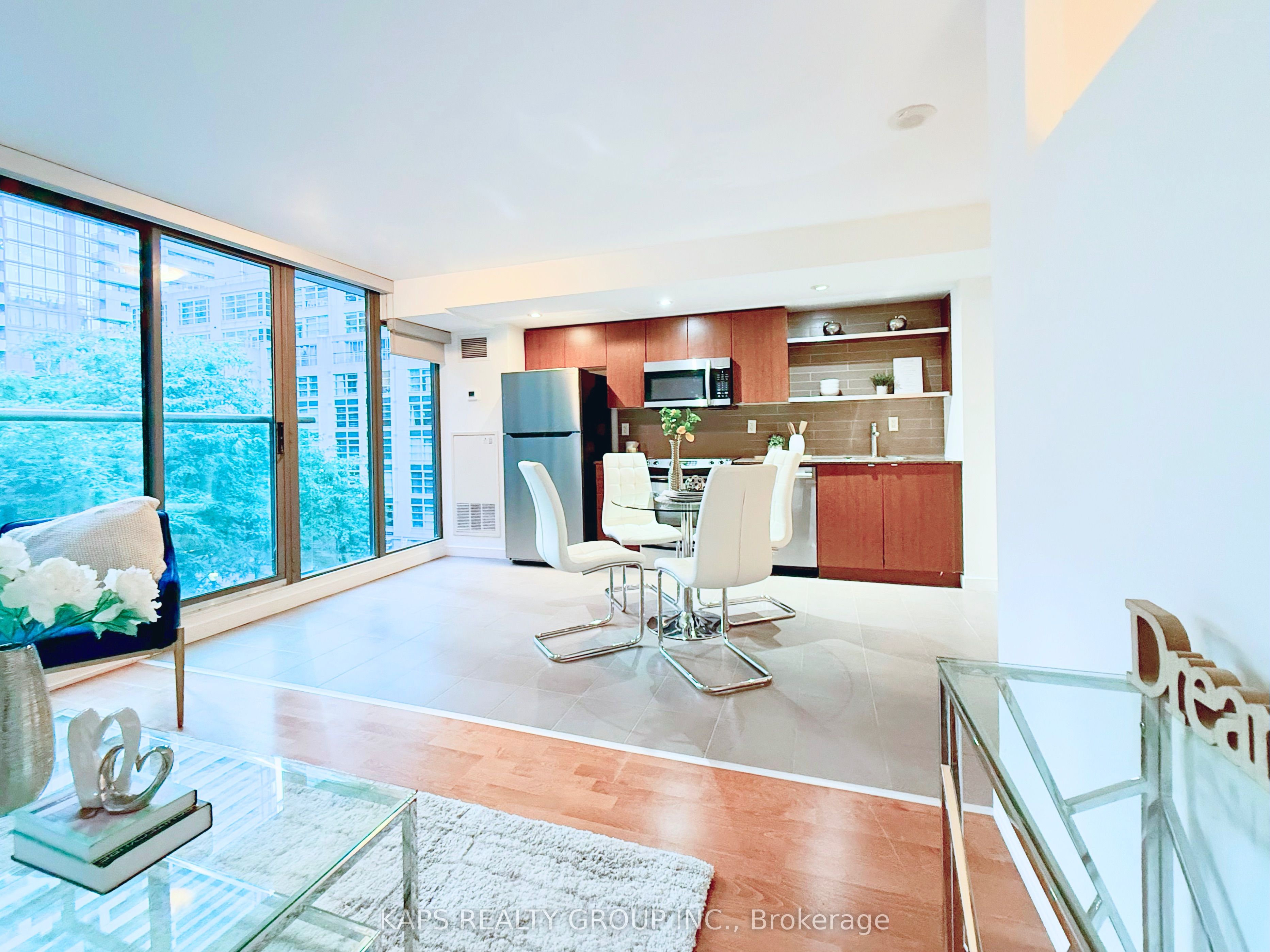 33 Lombard Street 410, Toronto, ON M5C 3H8 photo 2
