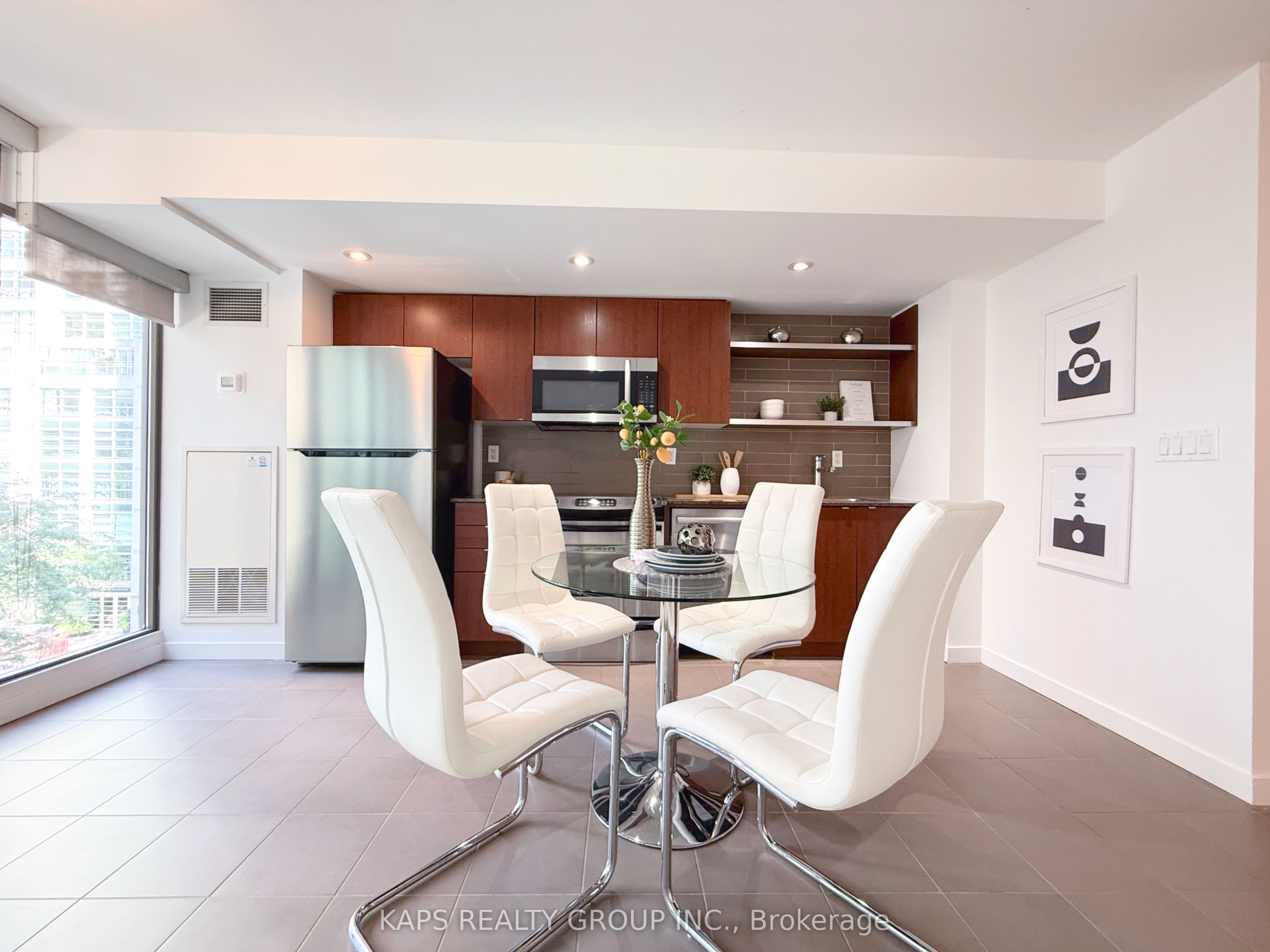 33 Lombard Street 410, Toronto, ON M5C 3H8 photo 3