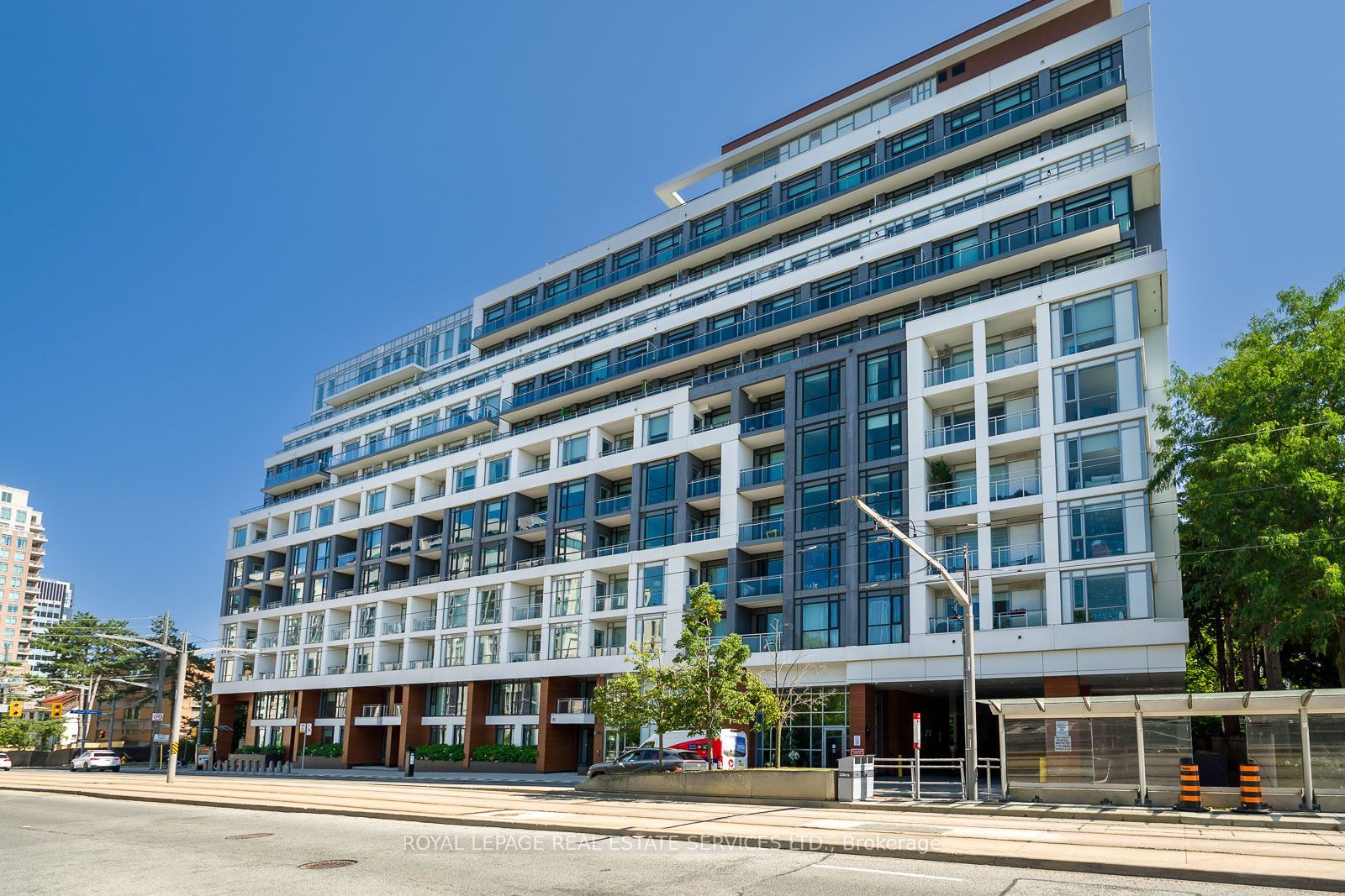 223 St Clair Avenue W 1110, Toronto, ON M4V 1R3 photo 2