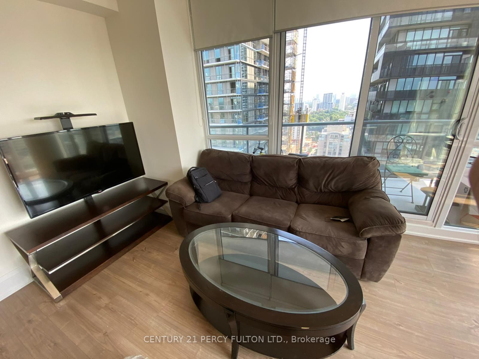 30 Roehampton Avenue 2402, Toronto, ON M4P 1R2 photo 5