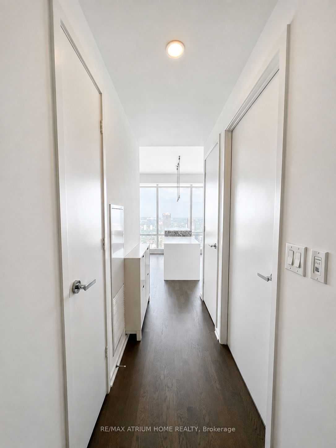 1 Bloor Street E 5403, Toronto, ON M4W 0A8 photo 2
