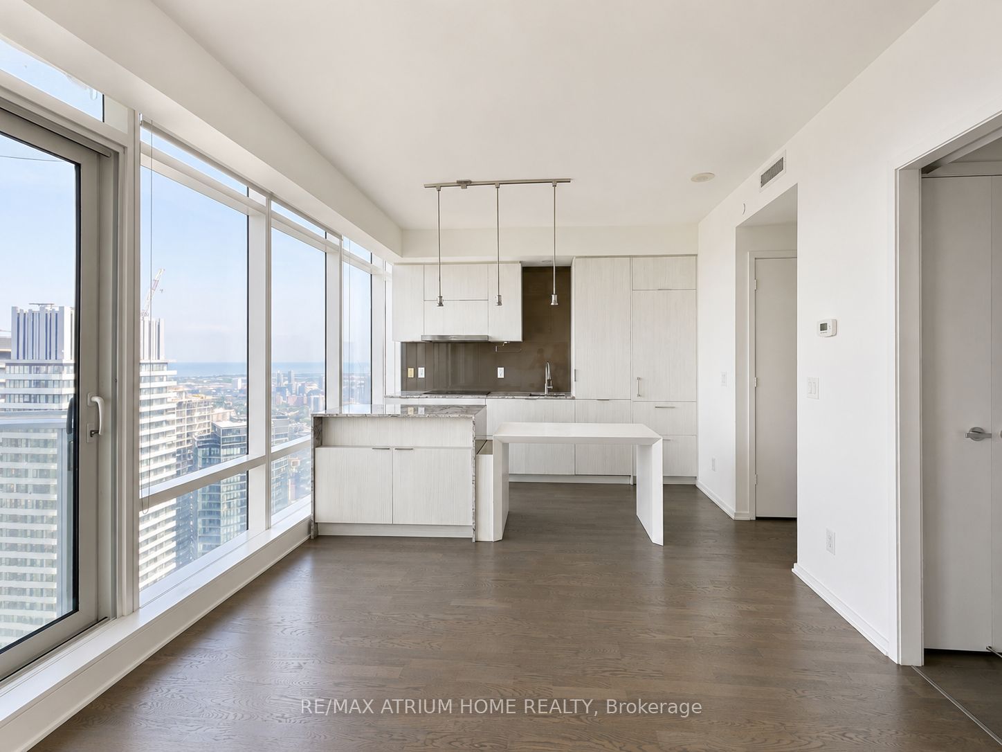 1 Bloor Street E 5403, Toronto, ON M4W 0A8 photo 5