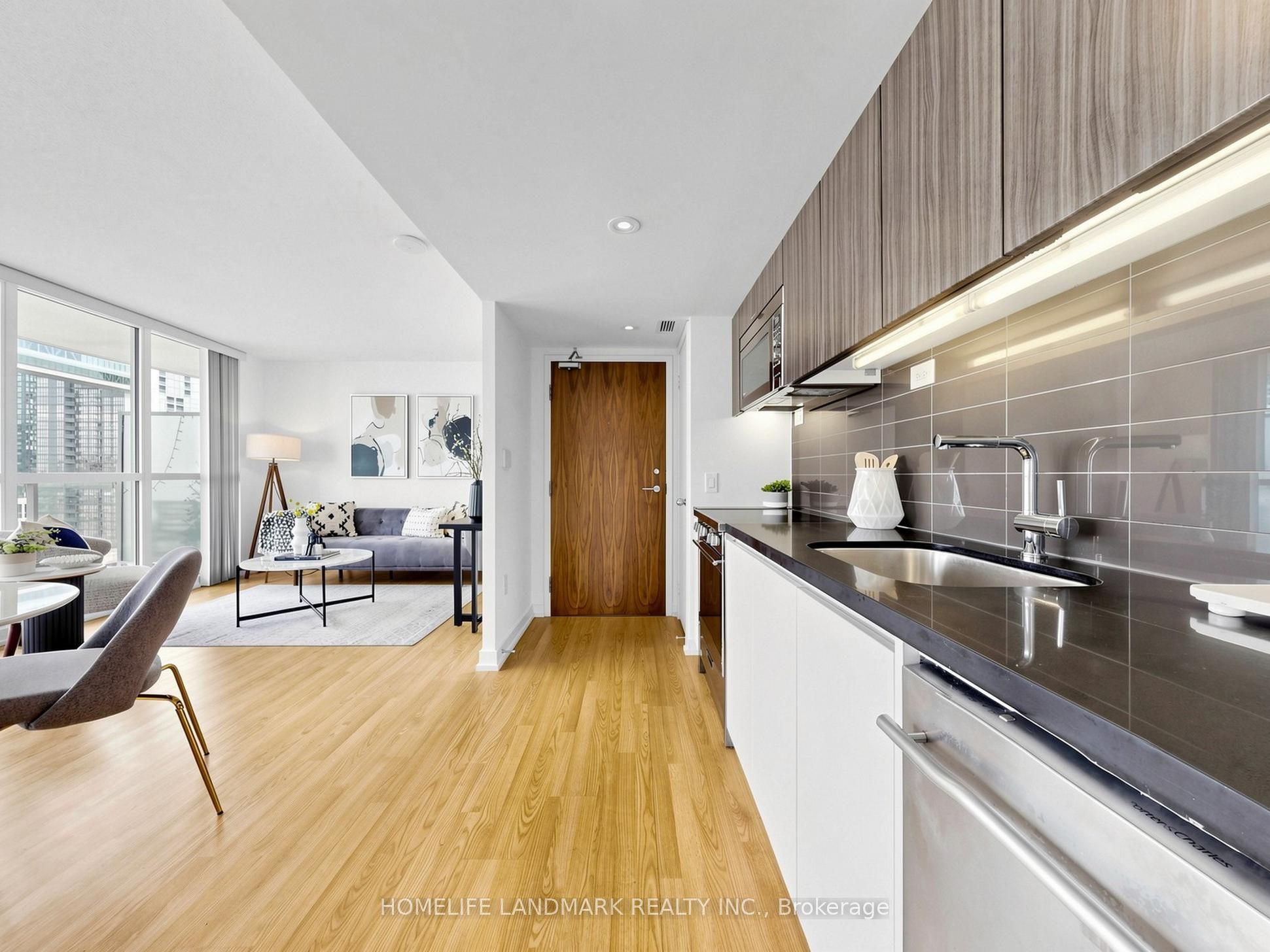 75 Queens Wharf Road 2215, Toronto, ON M5V 0J8 photo 4