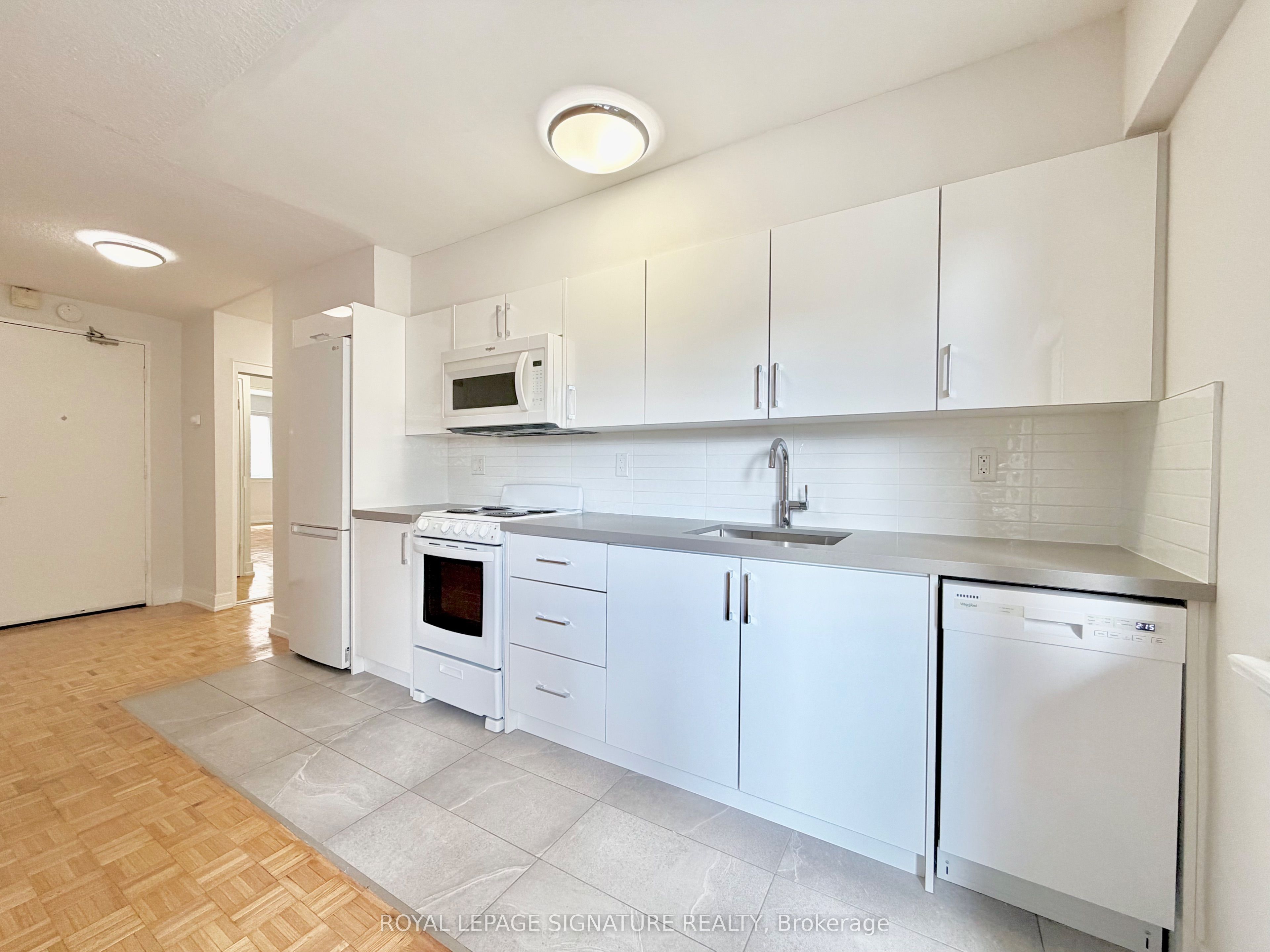 95 Lawton Boulevard 307, Toronto, ON M4V 1Z8 photo 5