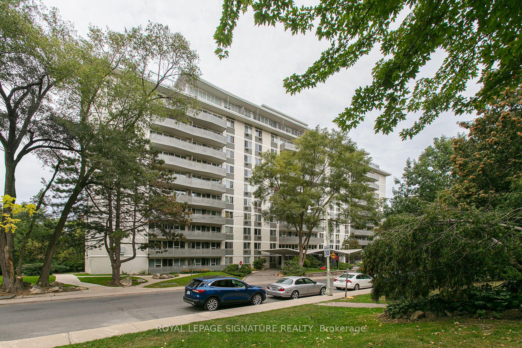 10 Shallmar Boulevard 201, Toronto, ON M5N 1J4 photo 5
