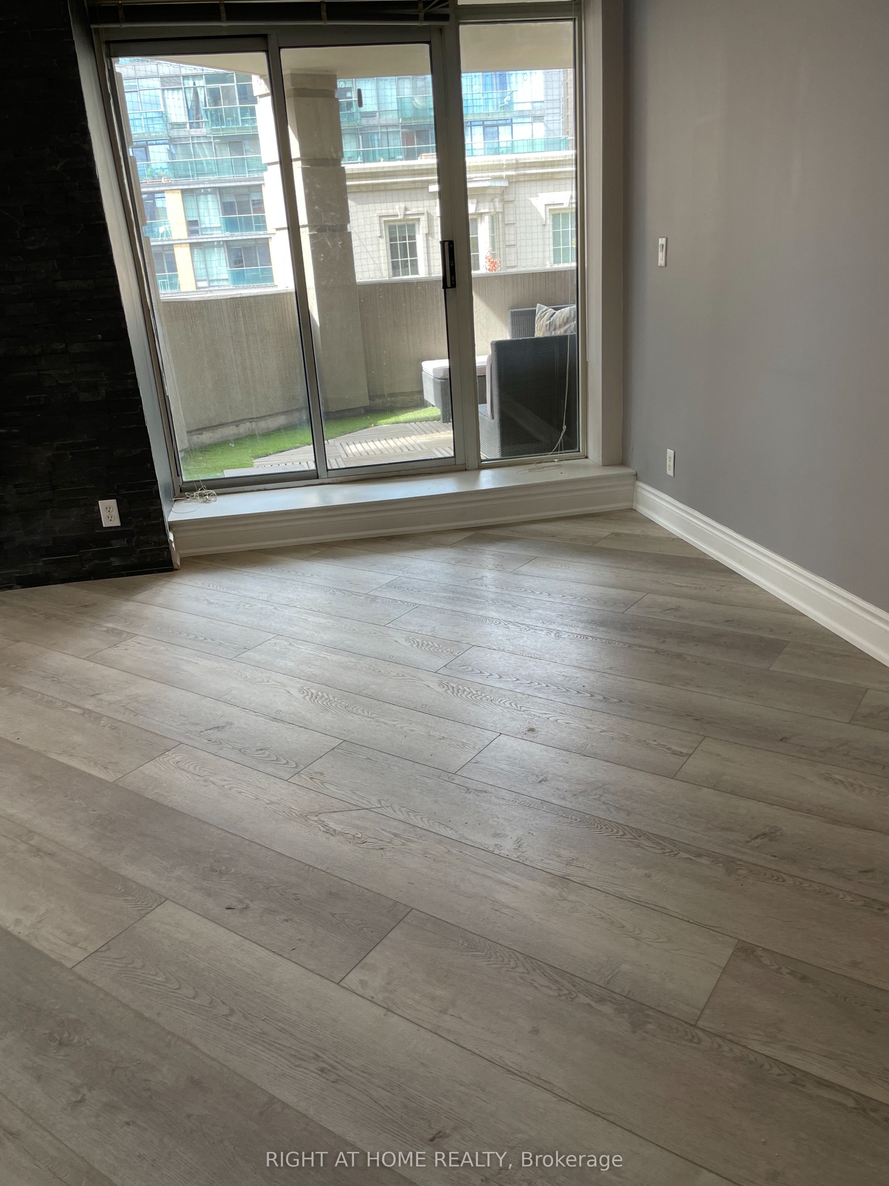 20 Collier Street 407, Toronto, ON M4W 3Y4 photo 4
