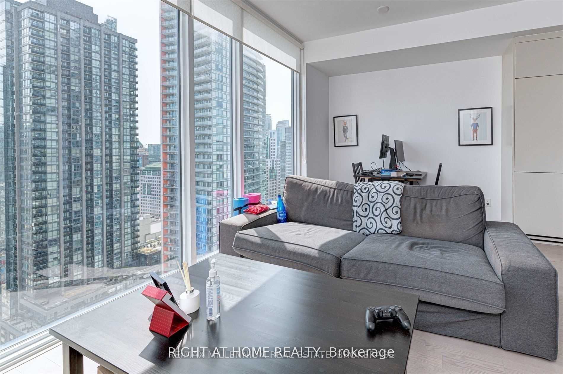 101 Peter Street W 2705, Toronto, ON M5V 0G6 photo 4