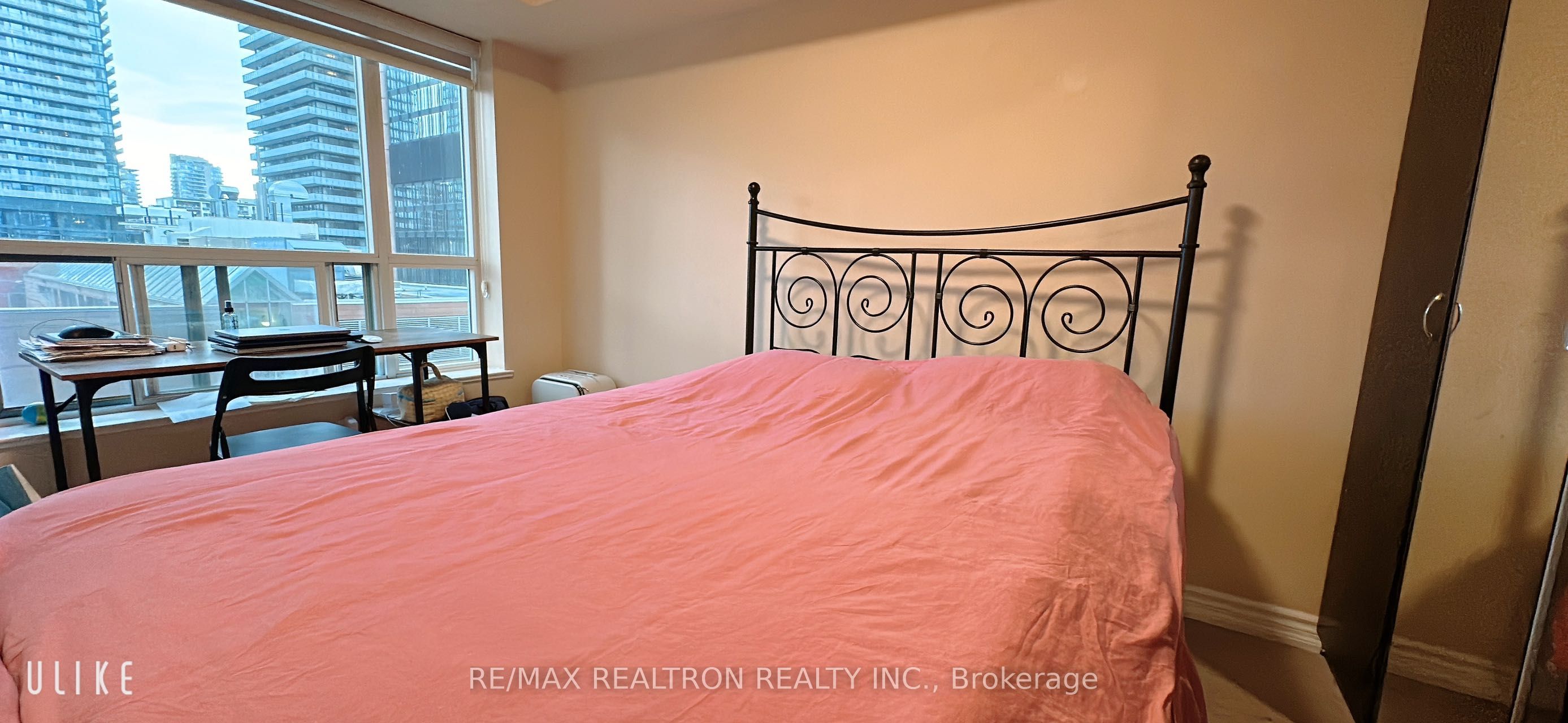 887 Bay Street 701, Toronto, ON M5S 3K4 photo 5