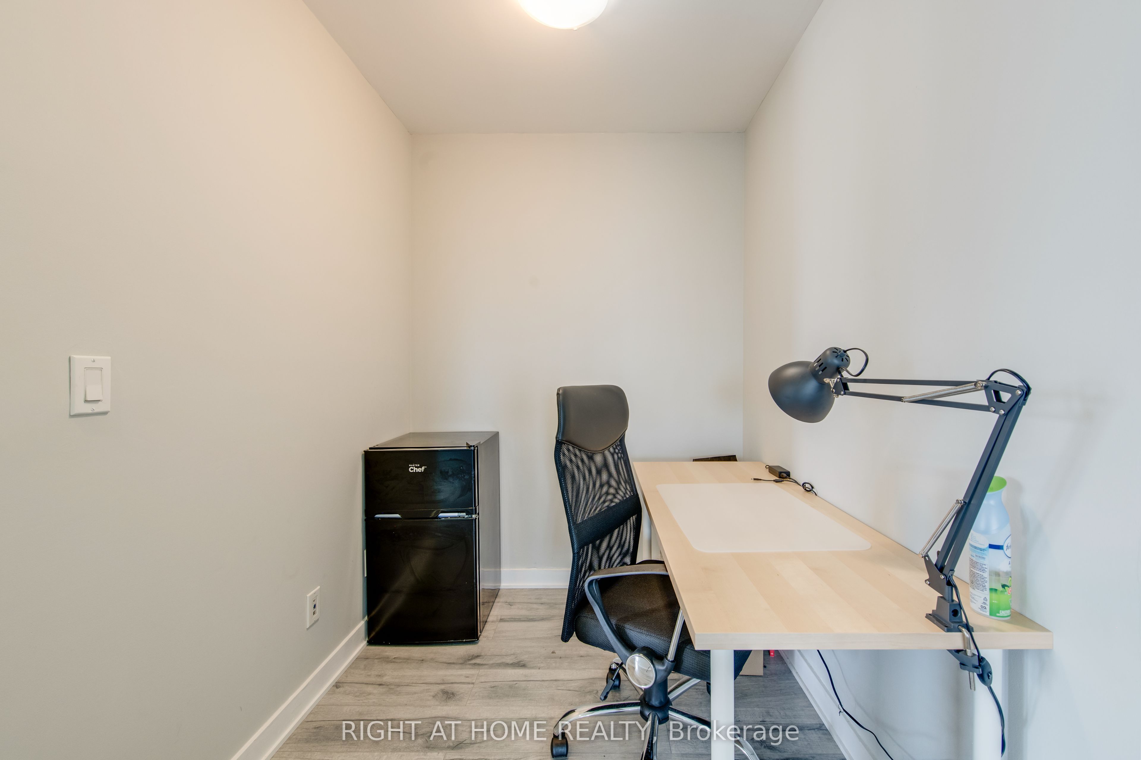 55 regent park Boulevard 1705, Toronto, ON M5A 0C2 photo 4