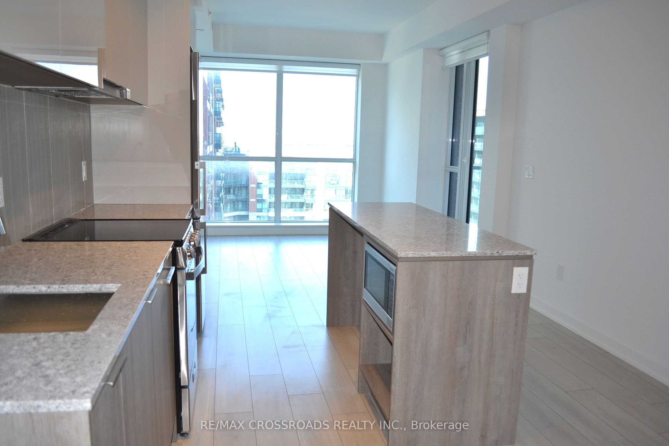 31 Tippett Road 735, Toronto, ON M3H 0C8 photo 4