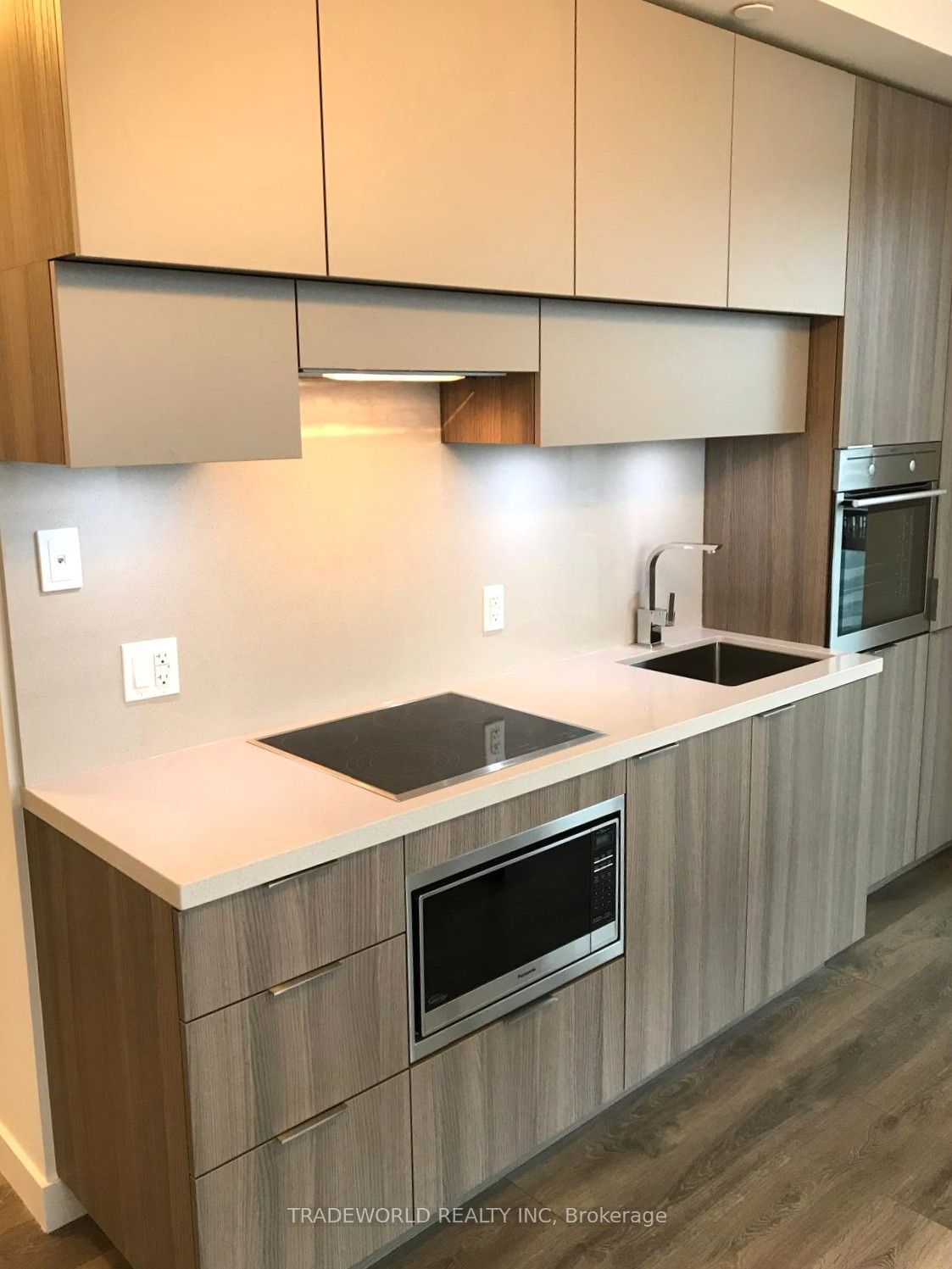 8 Eglinton Avenue E 1805, Toronto, ON M4P 0C1 photo 4