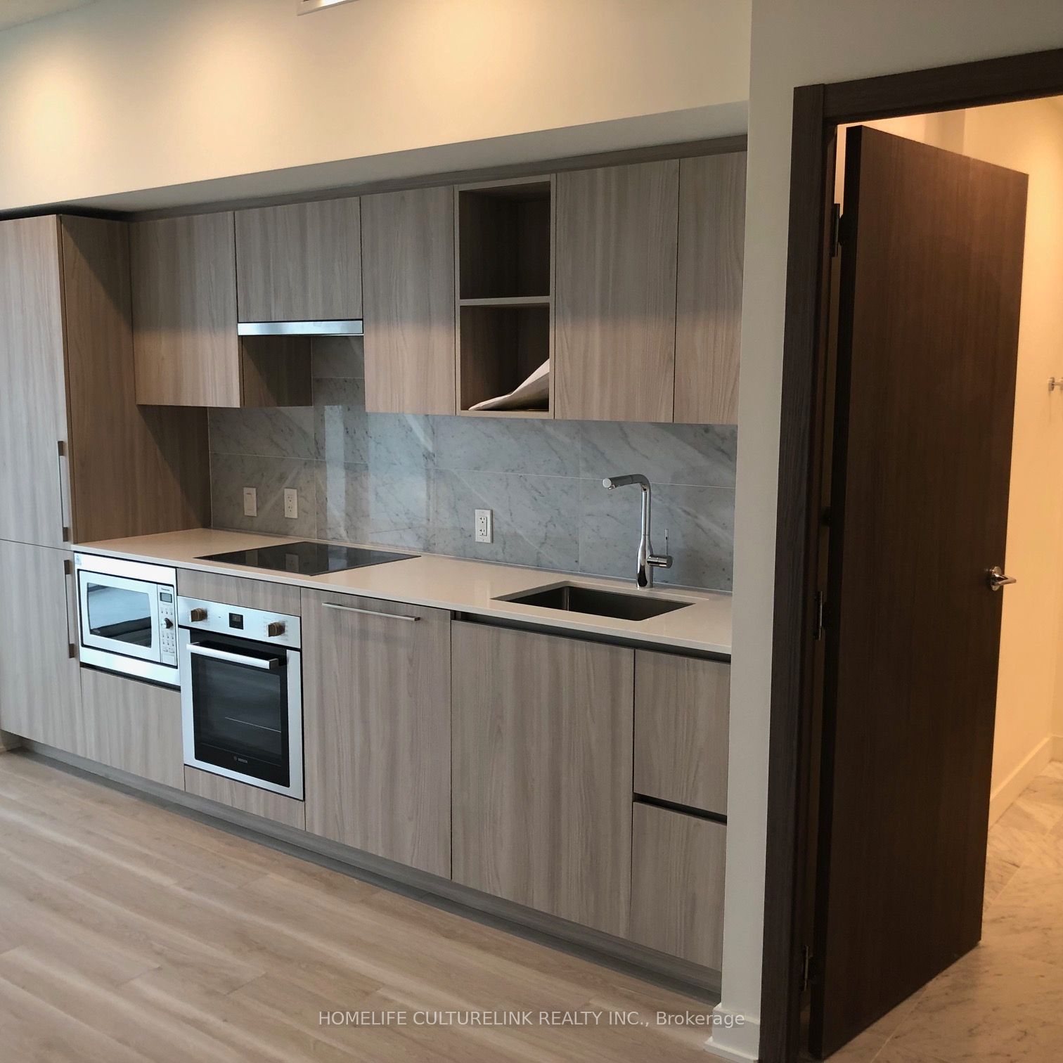 19 Bathurst Street 3302, Toronto, ON M5V 0N2 photo 3