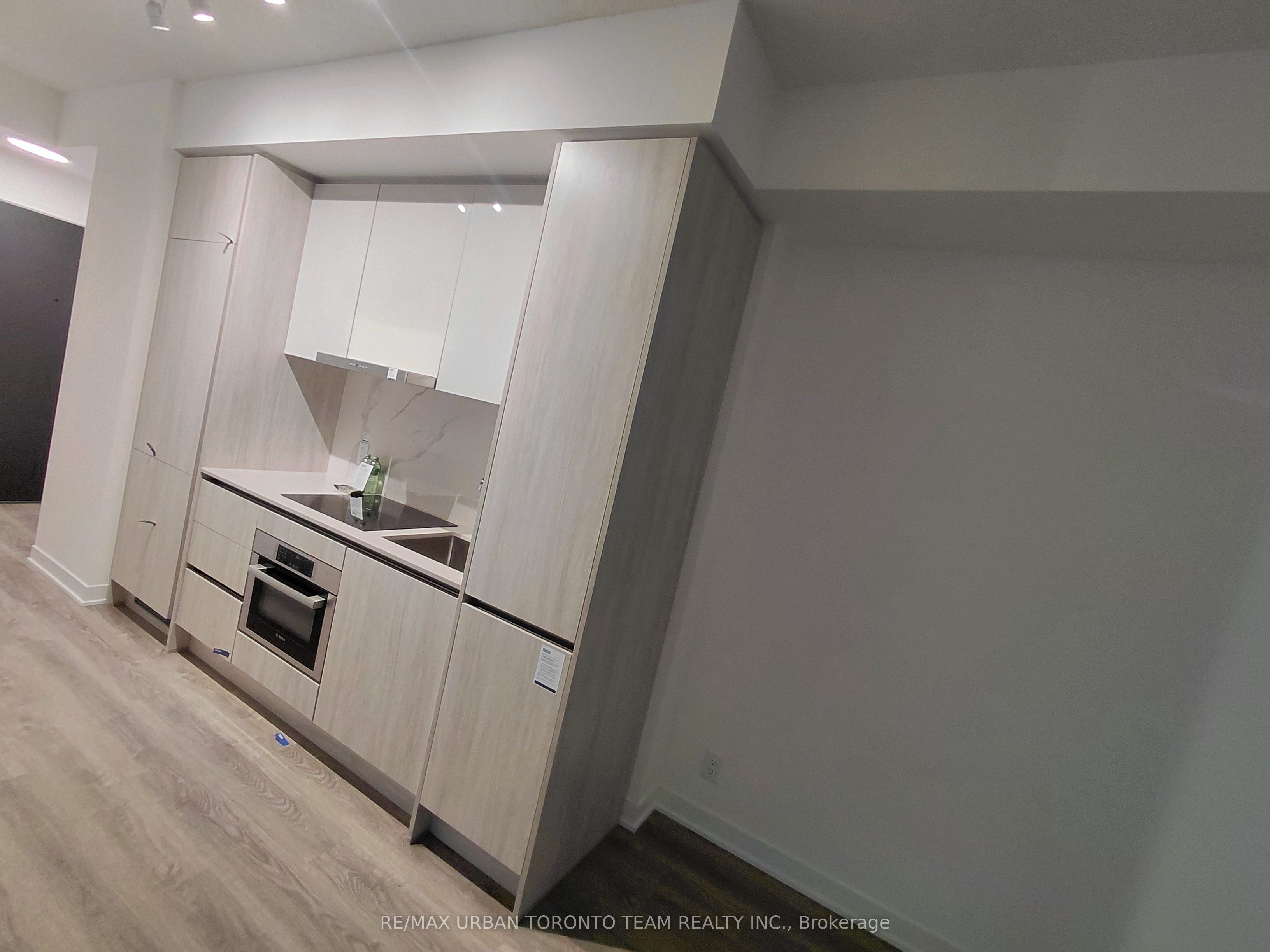 180 Front Street E 1702, Toronto, ON M5A 0K9 photo 4