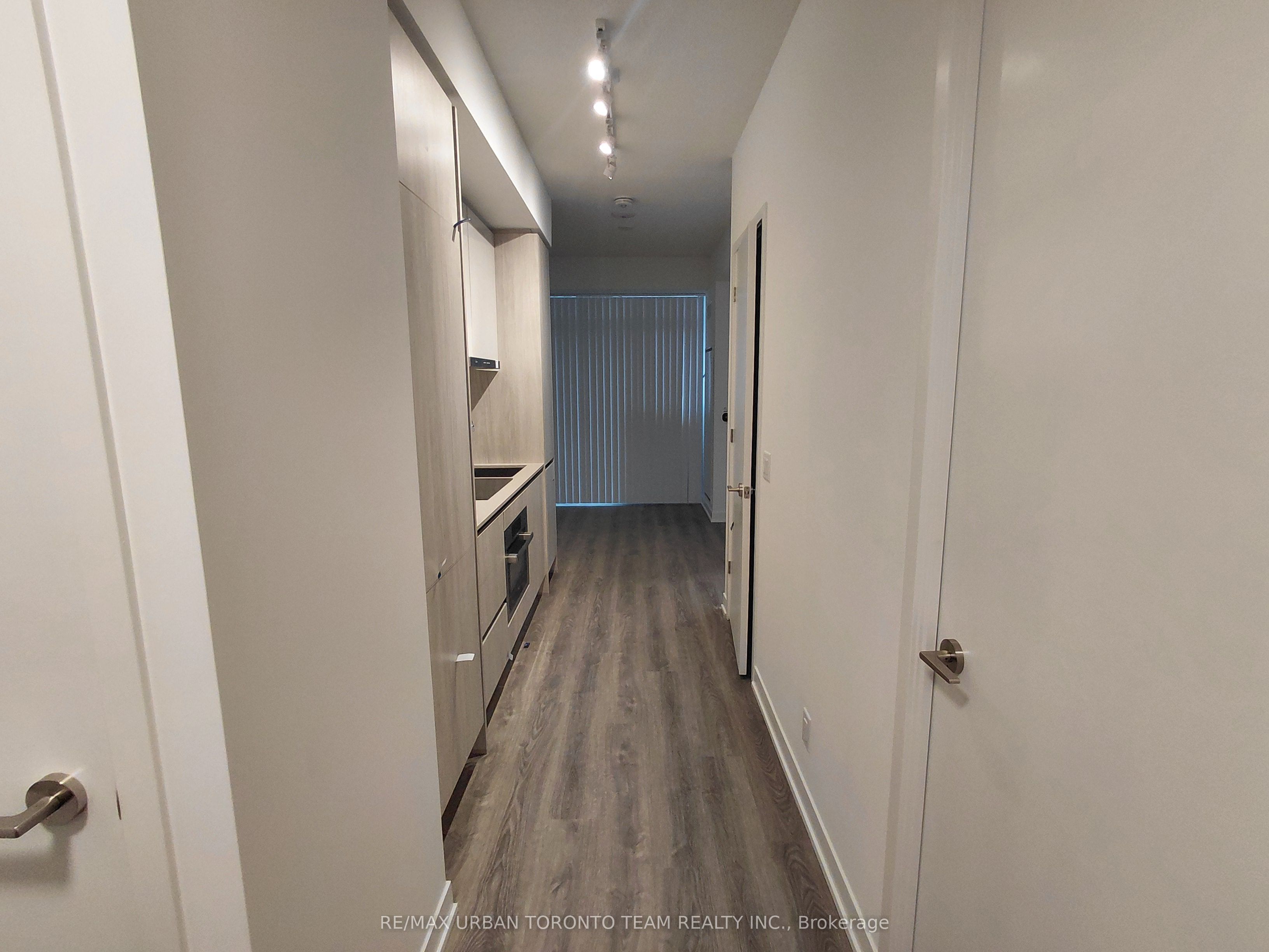 180 Front Street E 1702, Toronto, ON M5A 0K9 photo 5