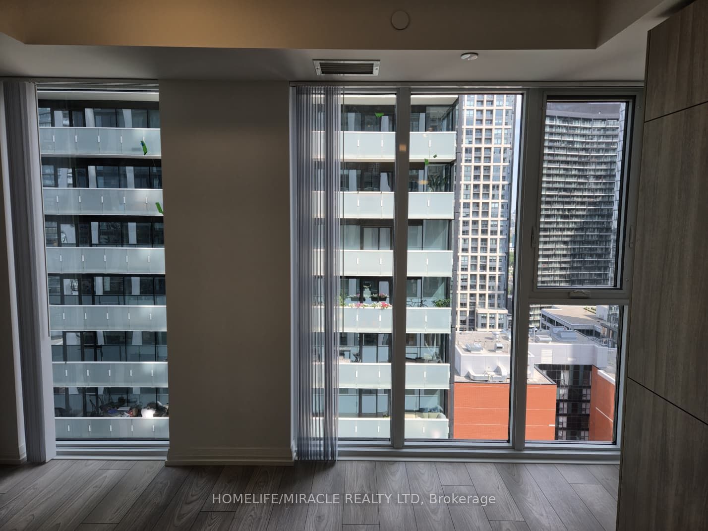 400 King Street 2501, Toronto, ON M5V 1K2 photo 4