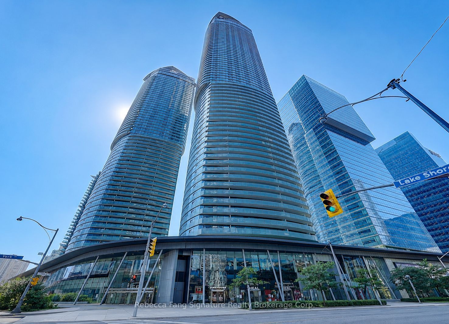 12 York Street 3811, Toronto, ON M5J 2Z2 photo 2