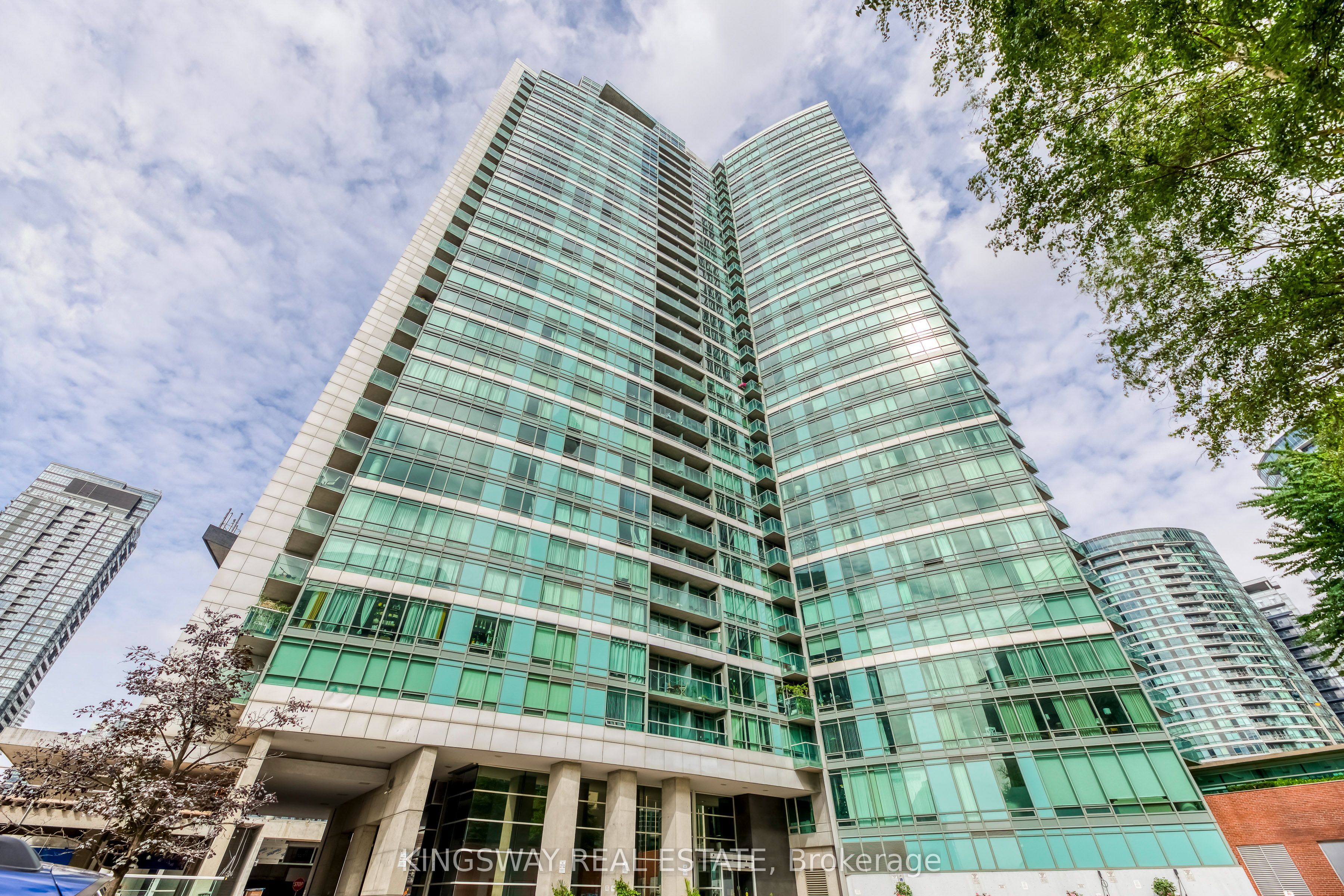 81 Navy Wharf Court 3511, Toronto, ON M5V 3S2 photo 2