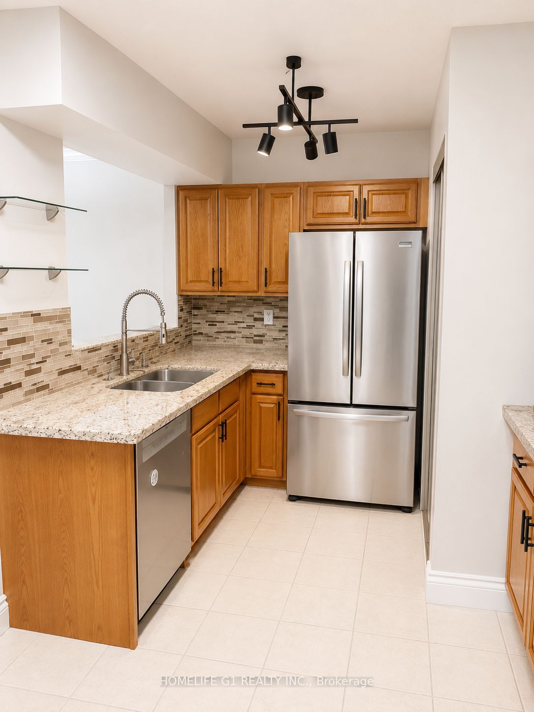633 Bay Street 301, Toronto, ON M5G 2G4 photo 2