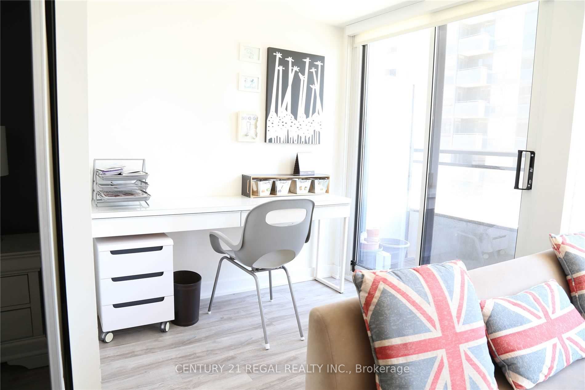 8 Telegram Mews 509, Toronto, ON M5V 3Z5 photo 3