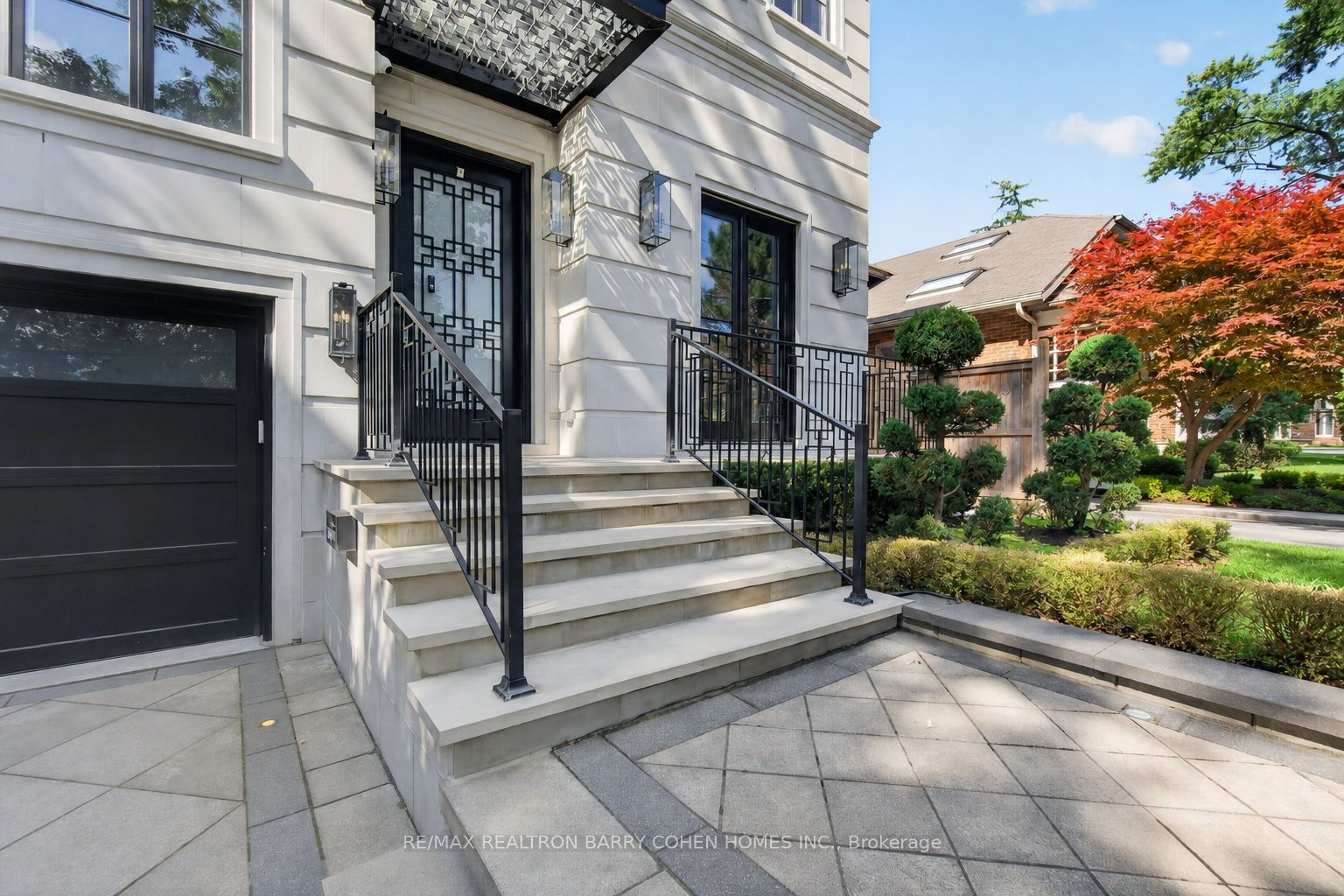 154 Yonge Boulevard, Toronto, ON M5M 3H4 photo 2