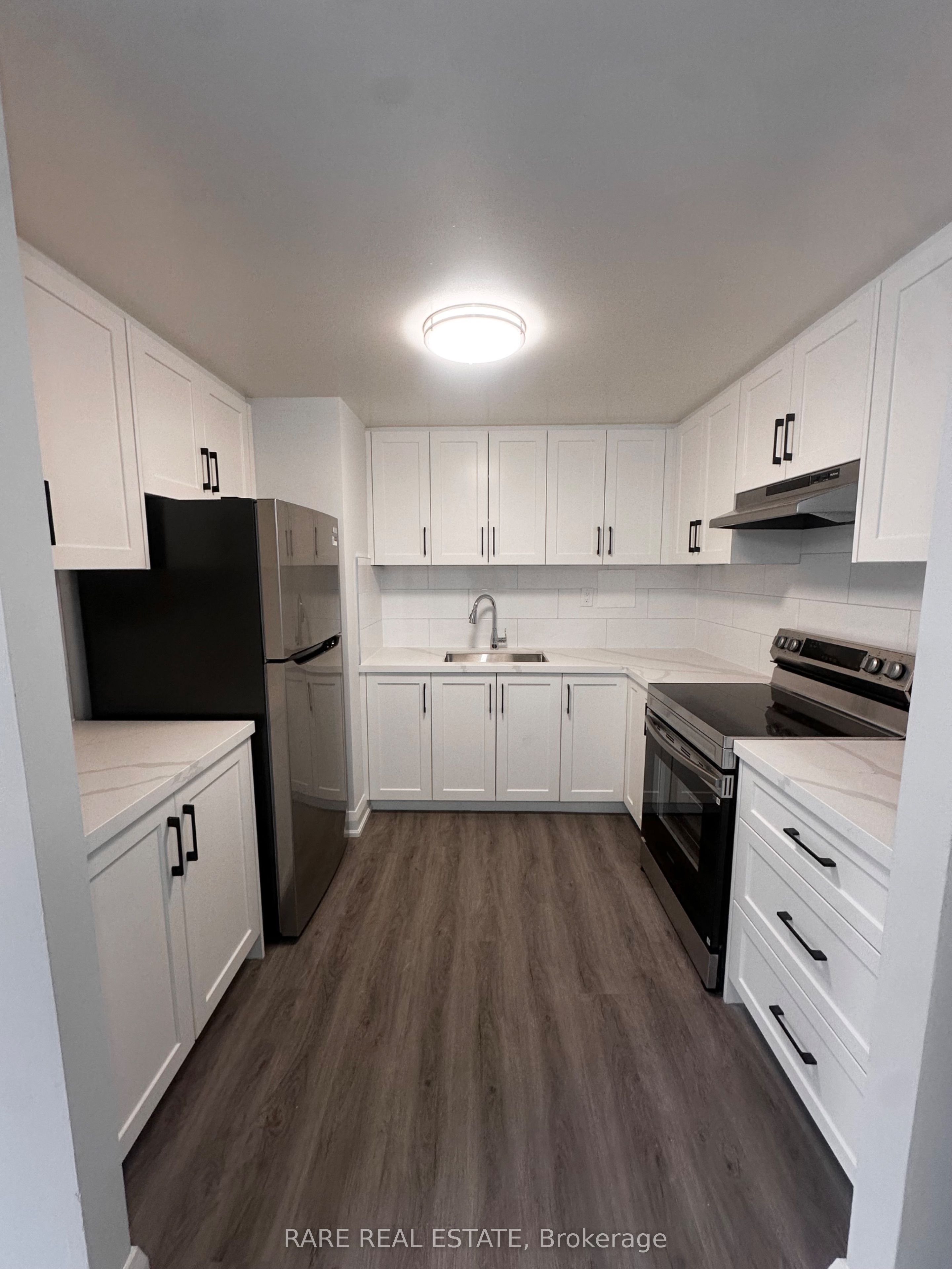 99 Bellevue Avenue 8, Toronto, ON M5T 2N8
