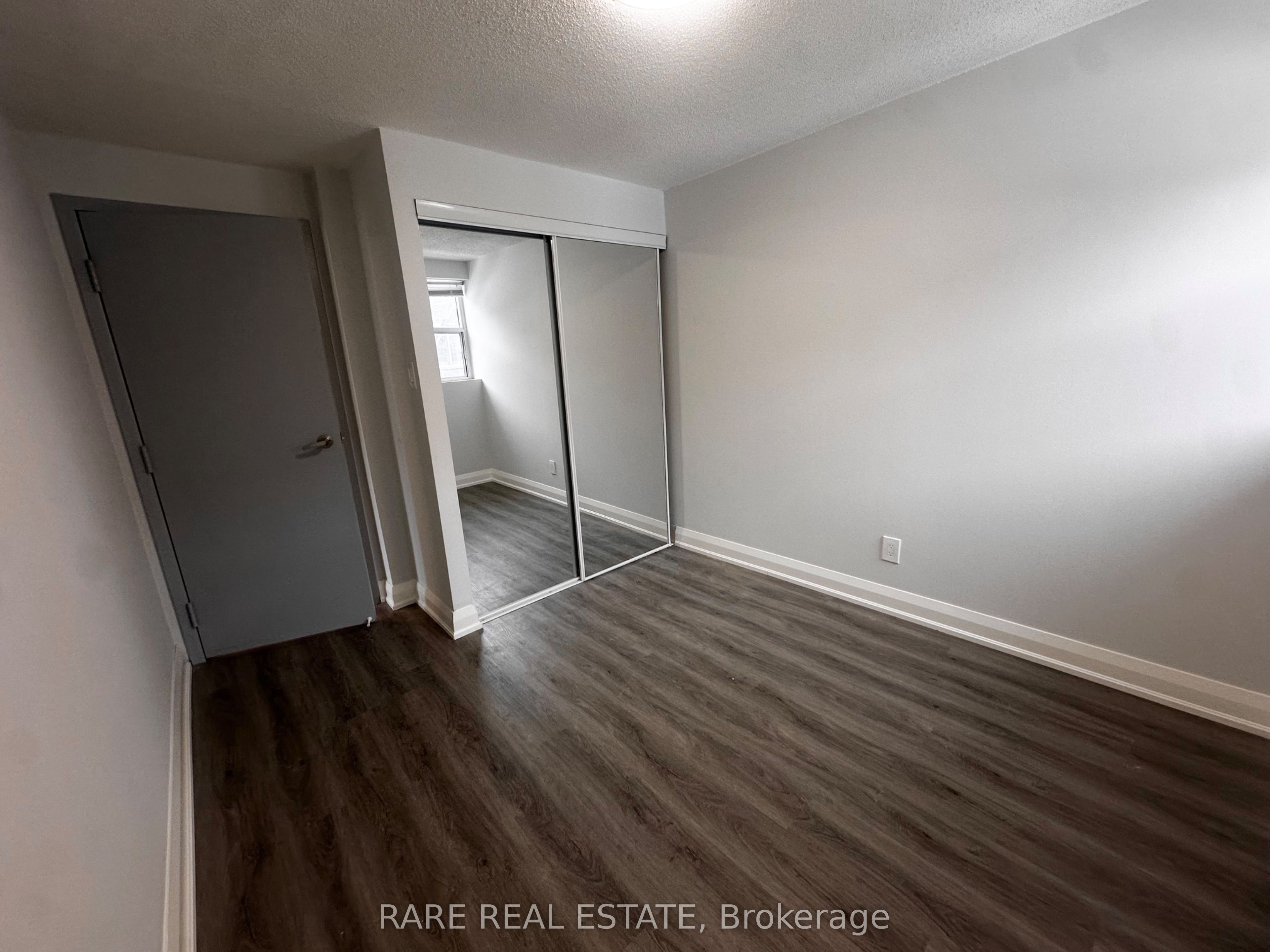 99 Bellevue Avenue 8, Toronto, ON M5T 2N8 photo 4
