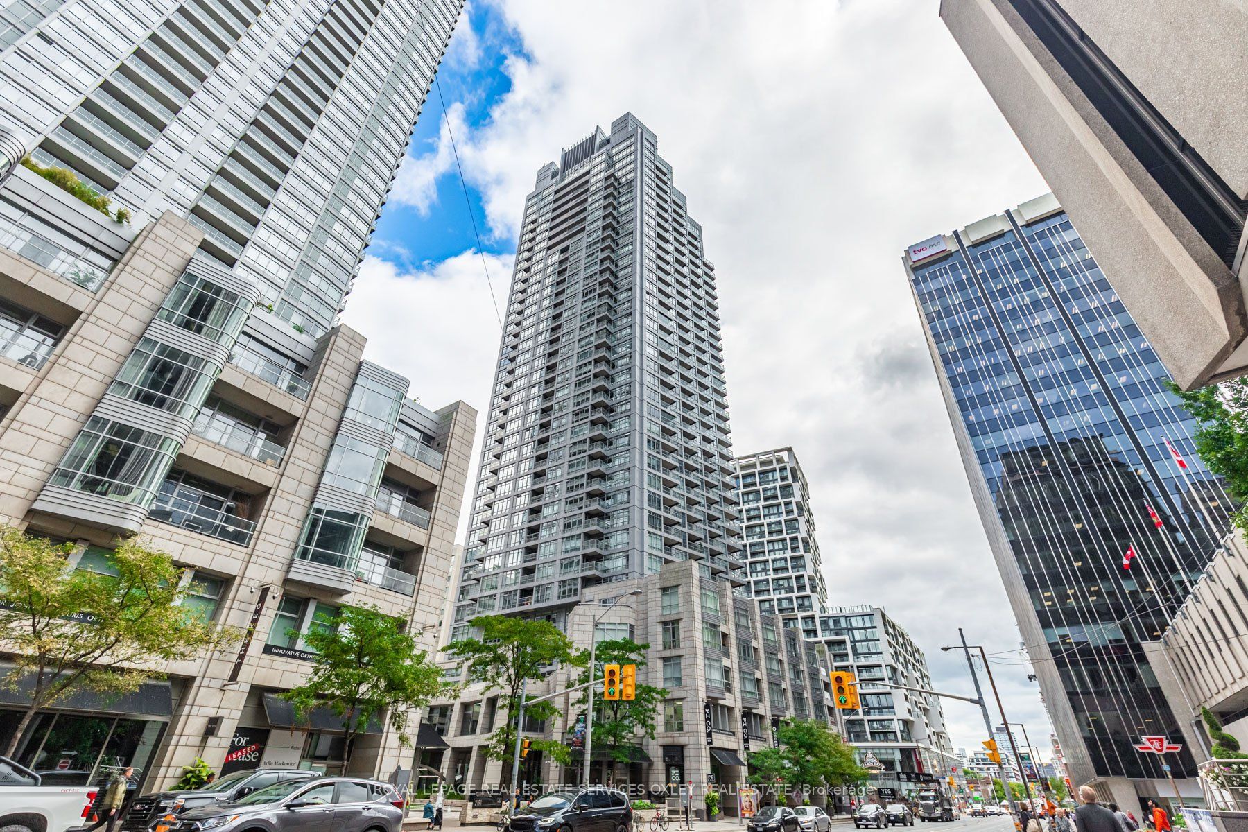 2181 Yonge Street 3701, Toronto, ON M4S 3H7