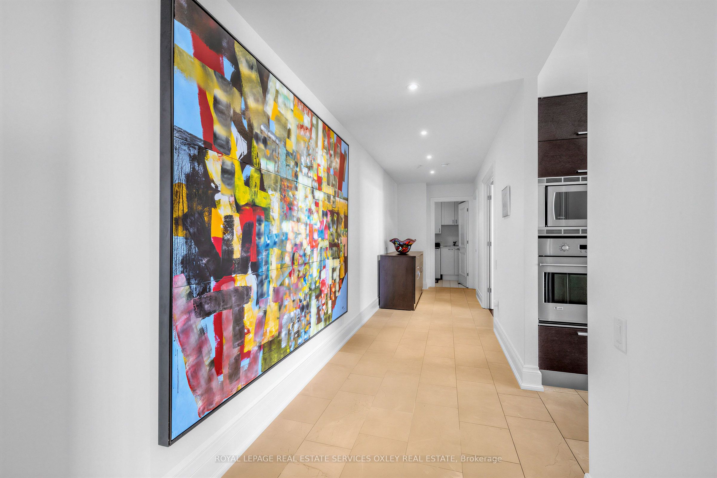 2181 Yonge Street 3701, Toronto, ON M4S 3H7 photo 3