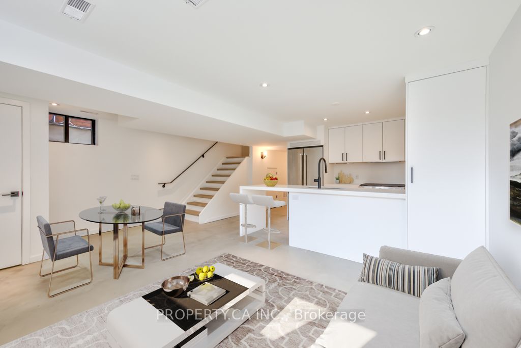 572 Palmerston Avenue Lower, Toronto, ON M6G 2P7