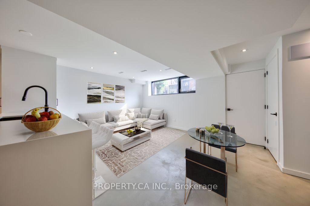 572 Palmerston Avenue Lower, Toronto, ON M6G 2P7 photo 3