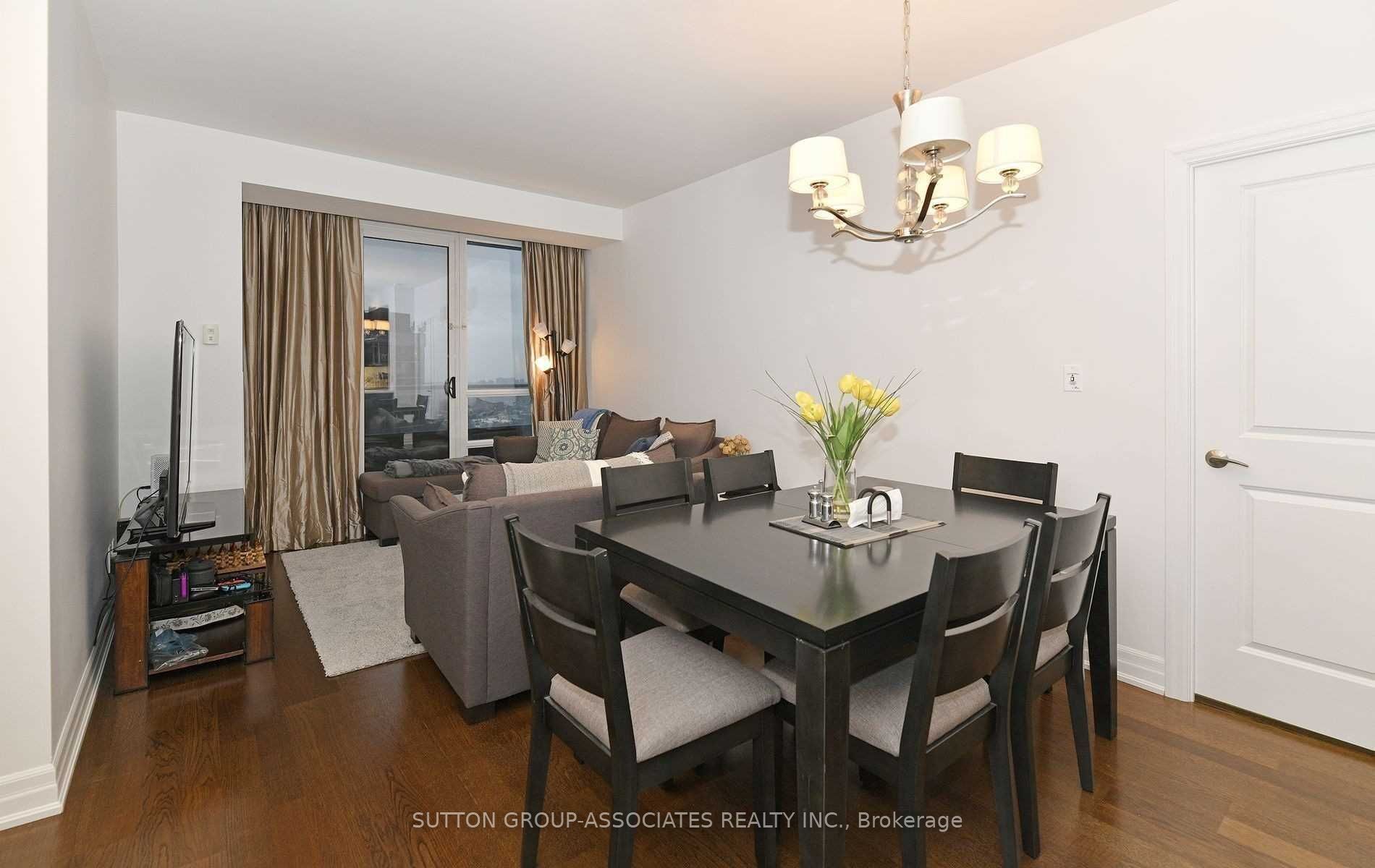 500 St. Clair Avenue W 1807, Toronto, ON M6C 1A8 photo 4