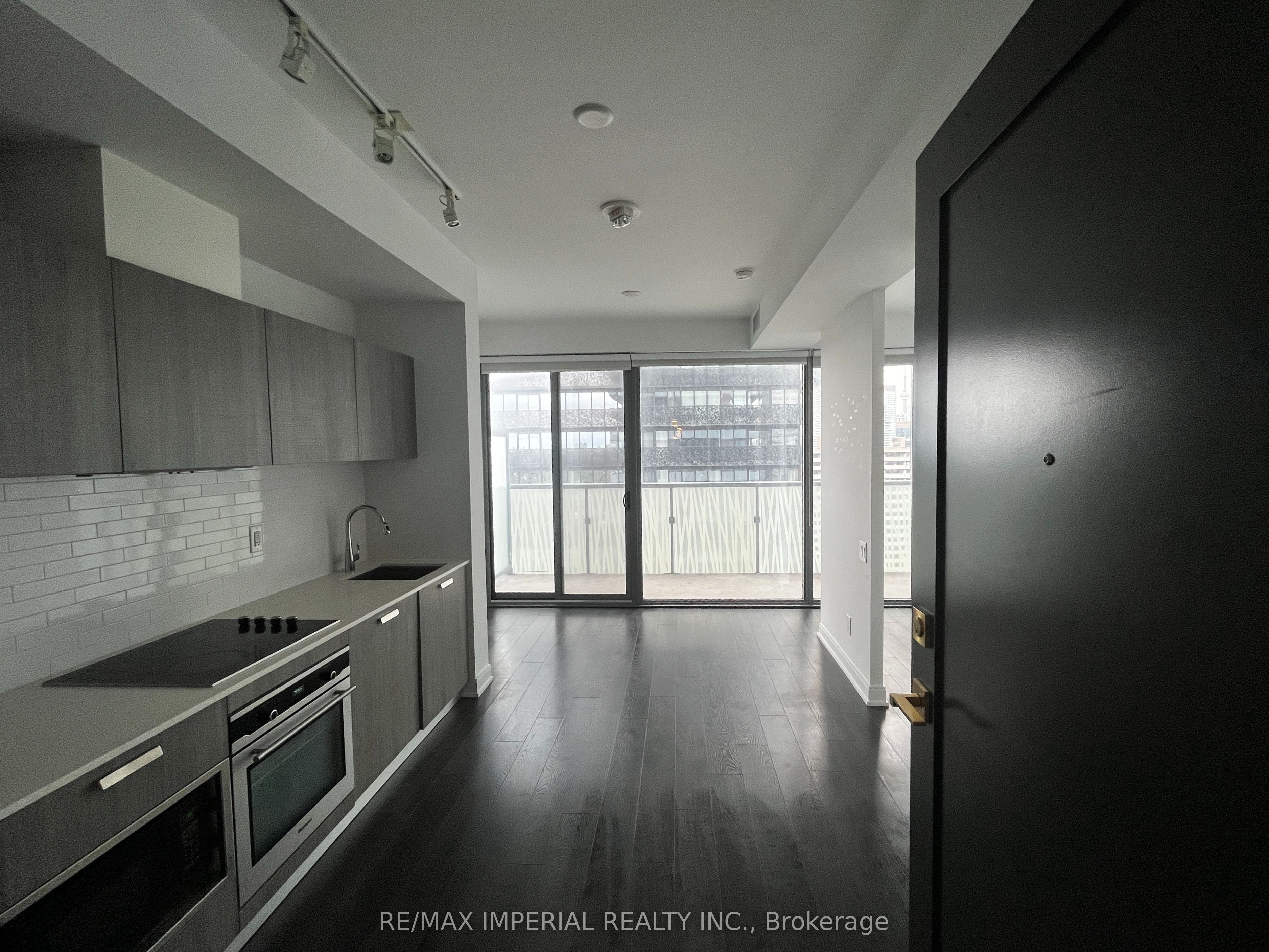 50 Charles Street E 2304, Toronto, ON M4Y 0C3 photo 2