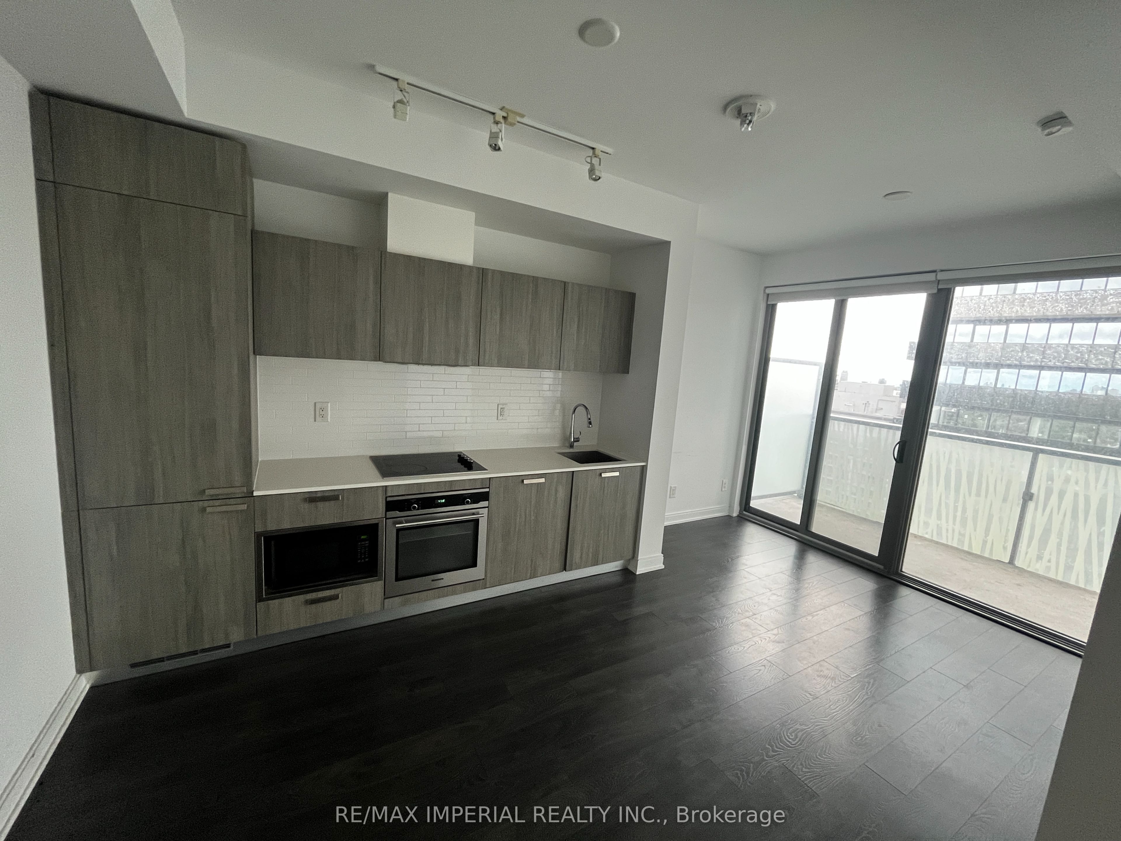50 Charles Street E 2304, Toronto, ON M4Y 0C3 photo 3