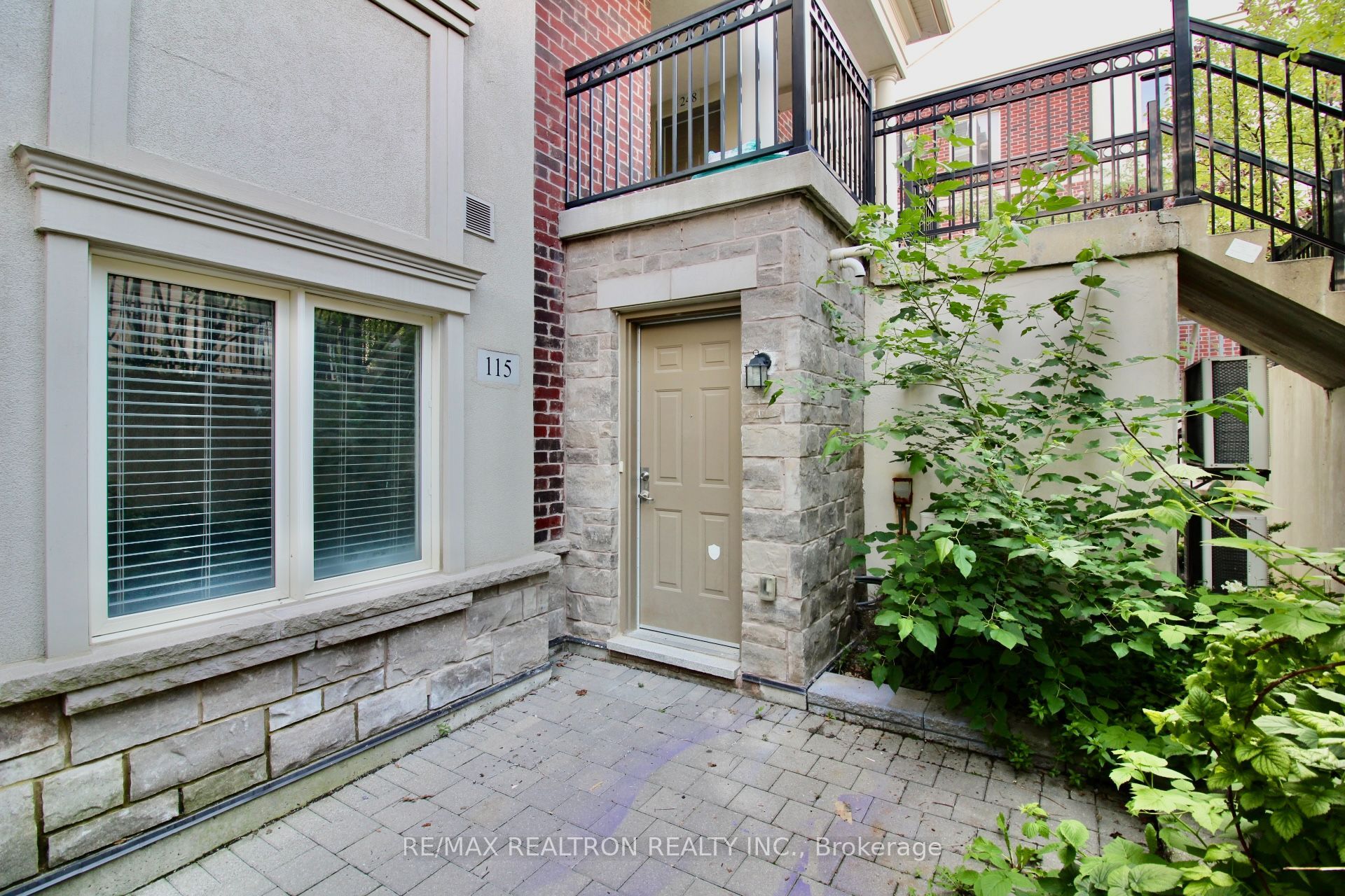 15 Coneflower Crescent 115, Toronto, ON M2R 0A5 photo 2