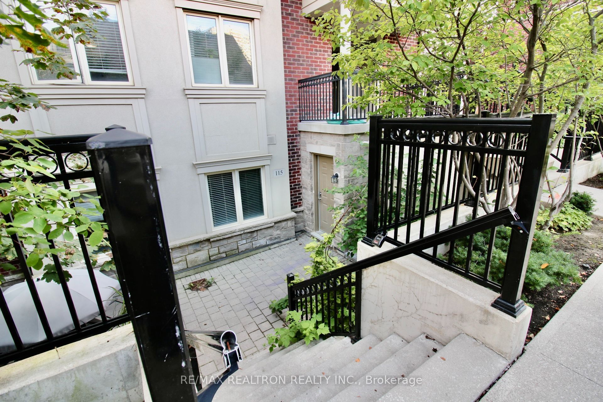 15 Coneflower Crescent 115, Toronto, ON M2R 0A5 photo 3