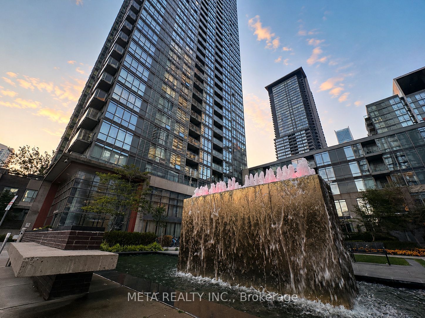 15 Fort York Boulevard 2802, Toronto, ON M5V 3Y4