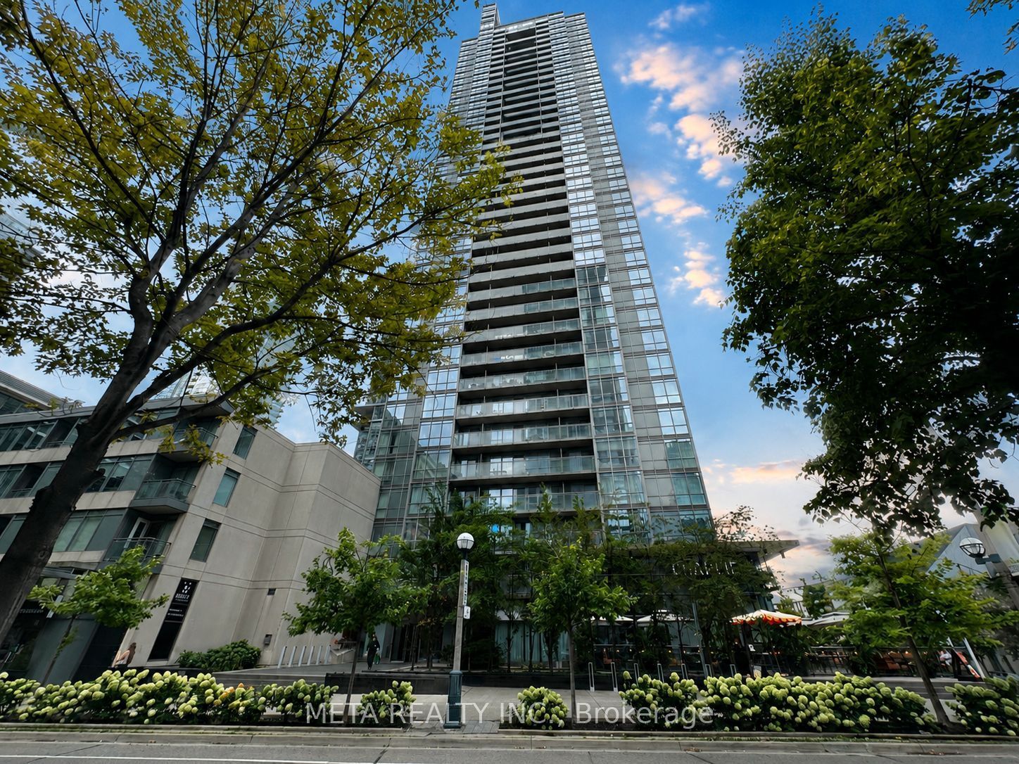 15 Fort York Boulevard 2802, Toronto, ON M5V 3Y4 photo 2