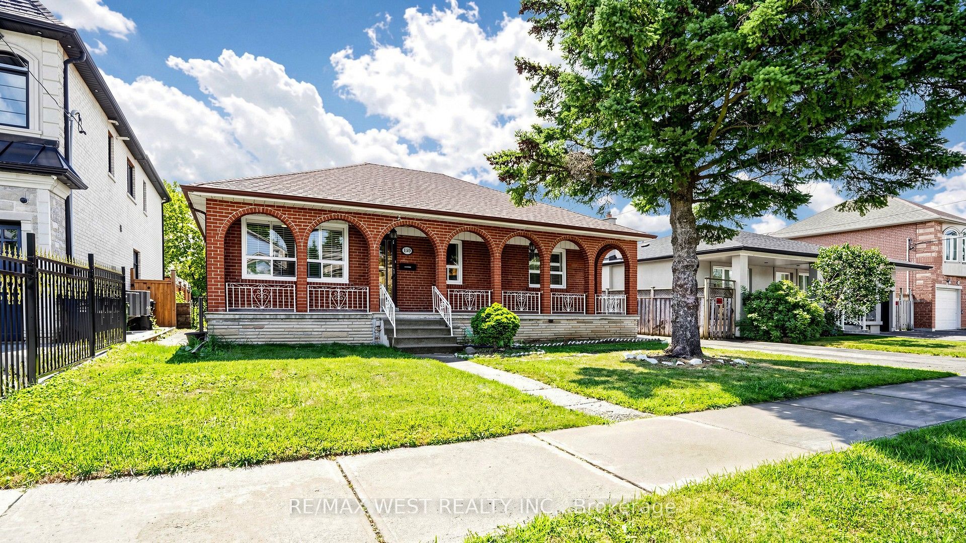 139 Ranee Avenue BSMT, Toronto, ON M6A 1N3 photo 3