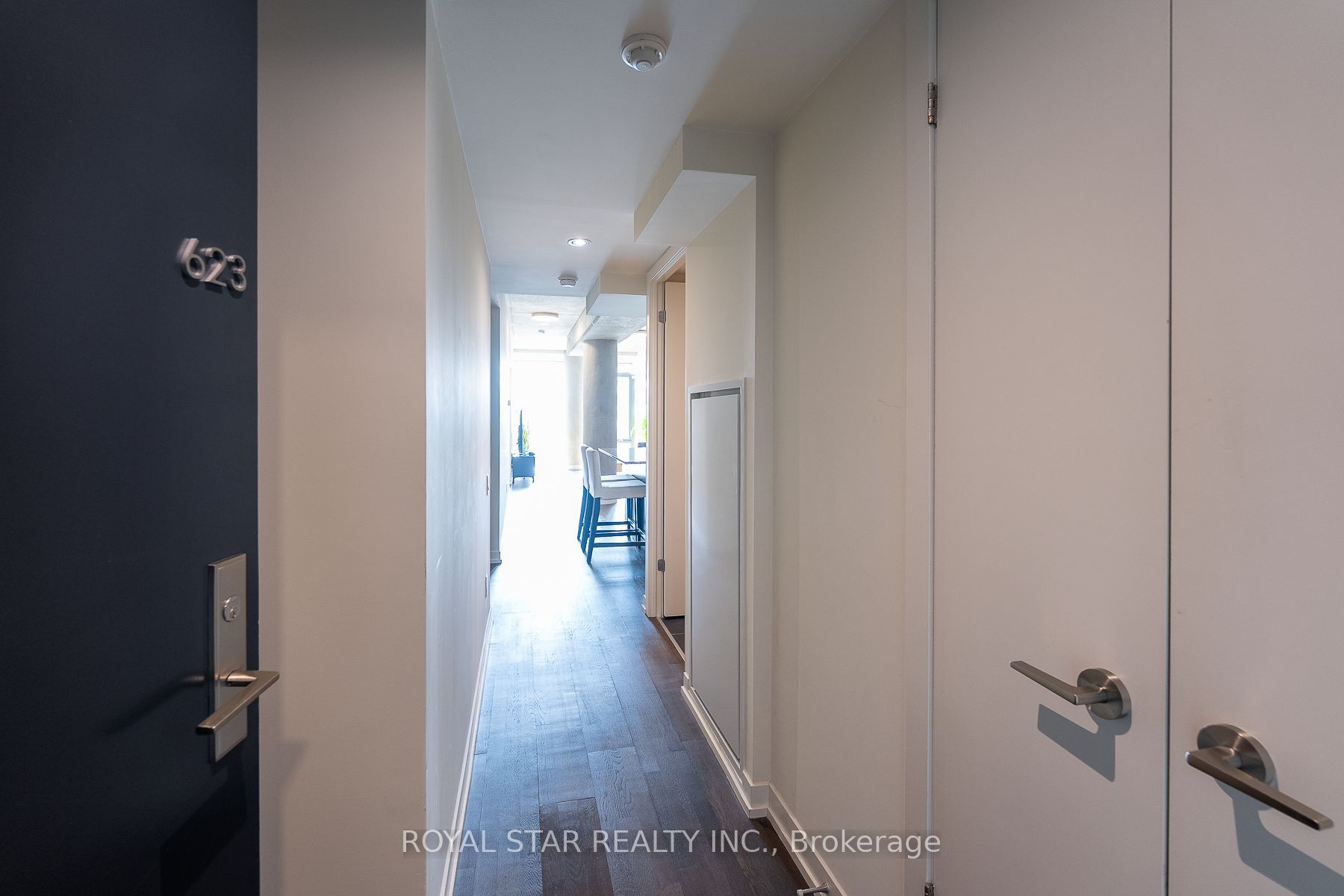 95 Bathurst Street 623, Toronto, ON M5V 0H7 photo 3