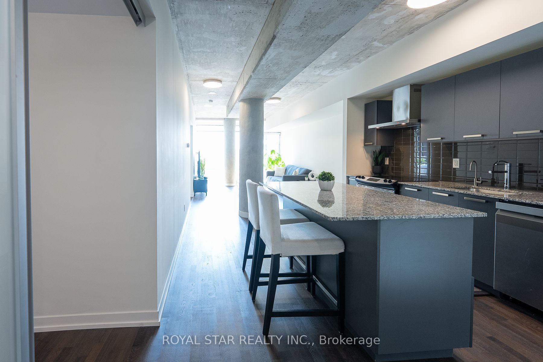 95 Bathurst Street 623, Toronto, ON M5V 0H7 photo 5