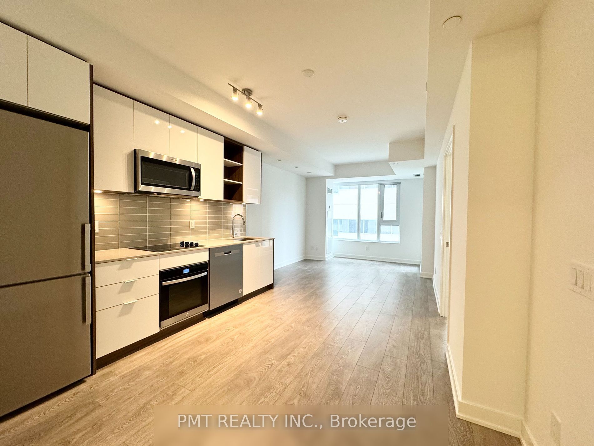 543 Richmond Street W 637, Toronto, ON M5V 0W9 photo 2