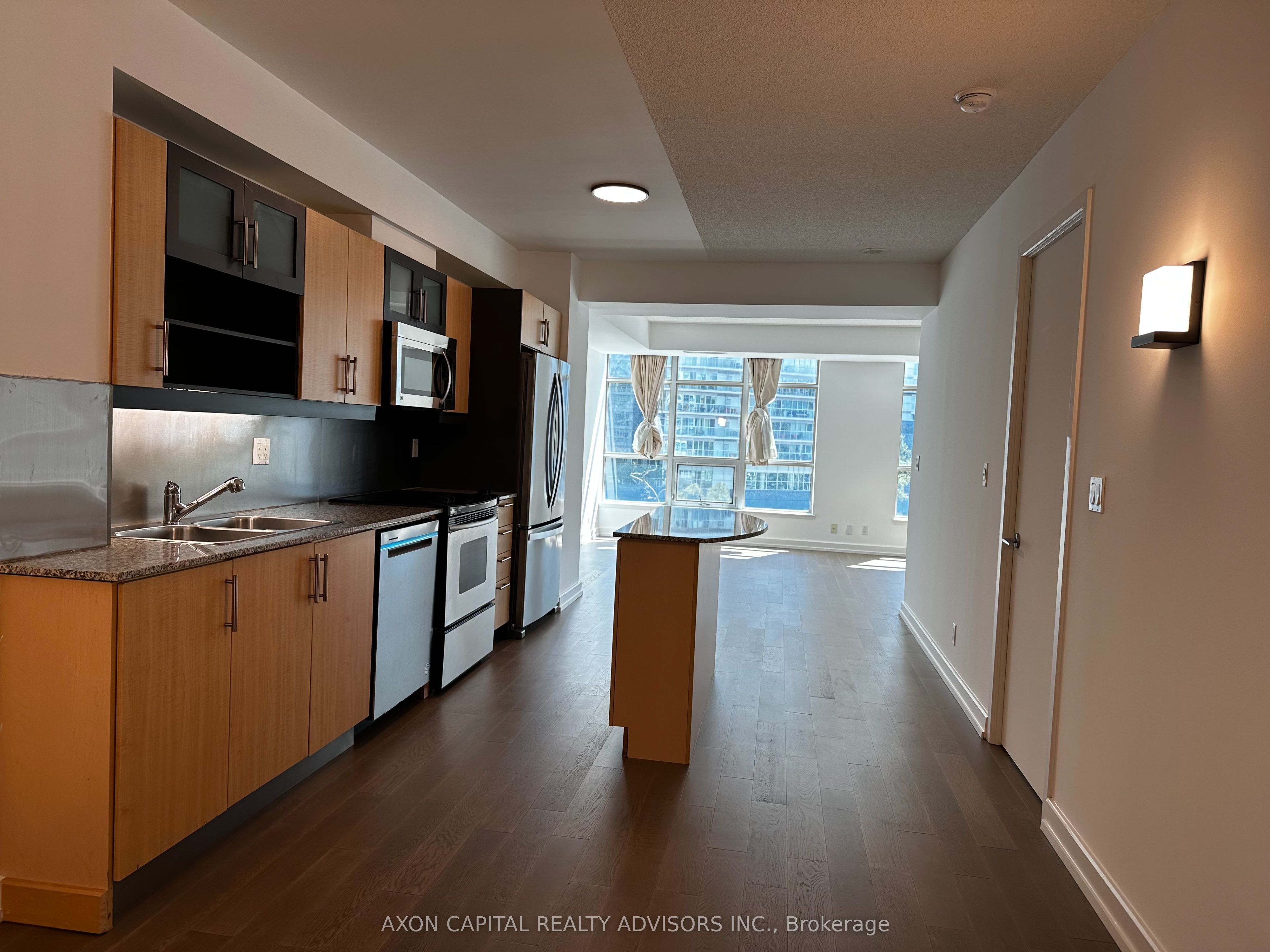 350 Wellington Street W 404, Toronto, ON M5V 3W9 photo 2