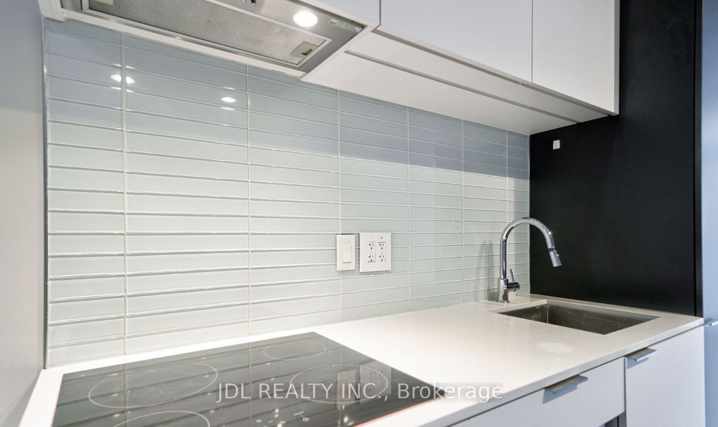 33 helendale Avenue 710, Toronto, ON M4R 0A4 photo 4