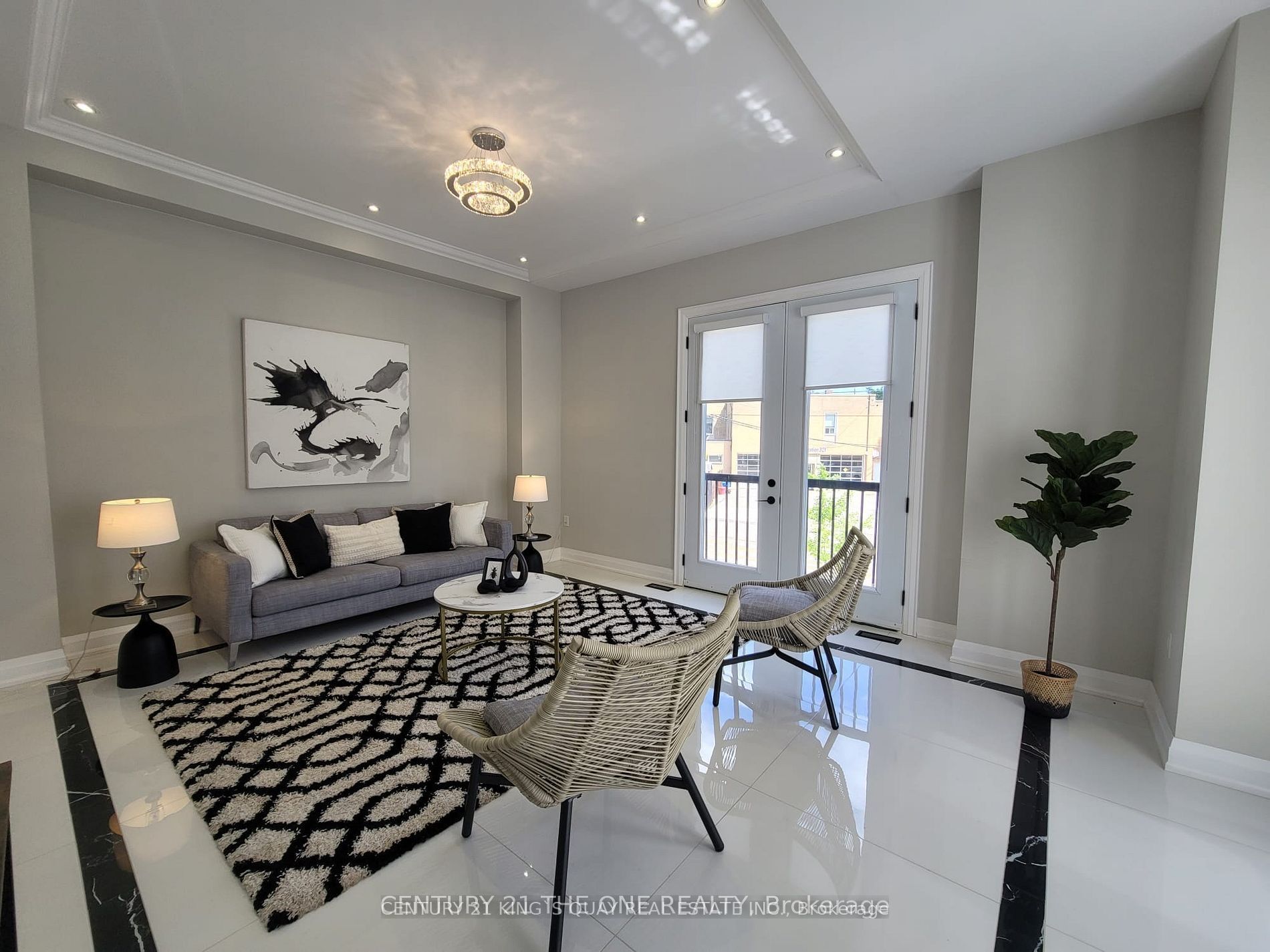 323 Sutherland Drive, Toronto, ON M4G 1J7 photo 3