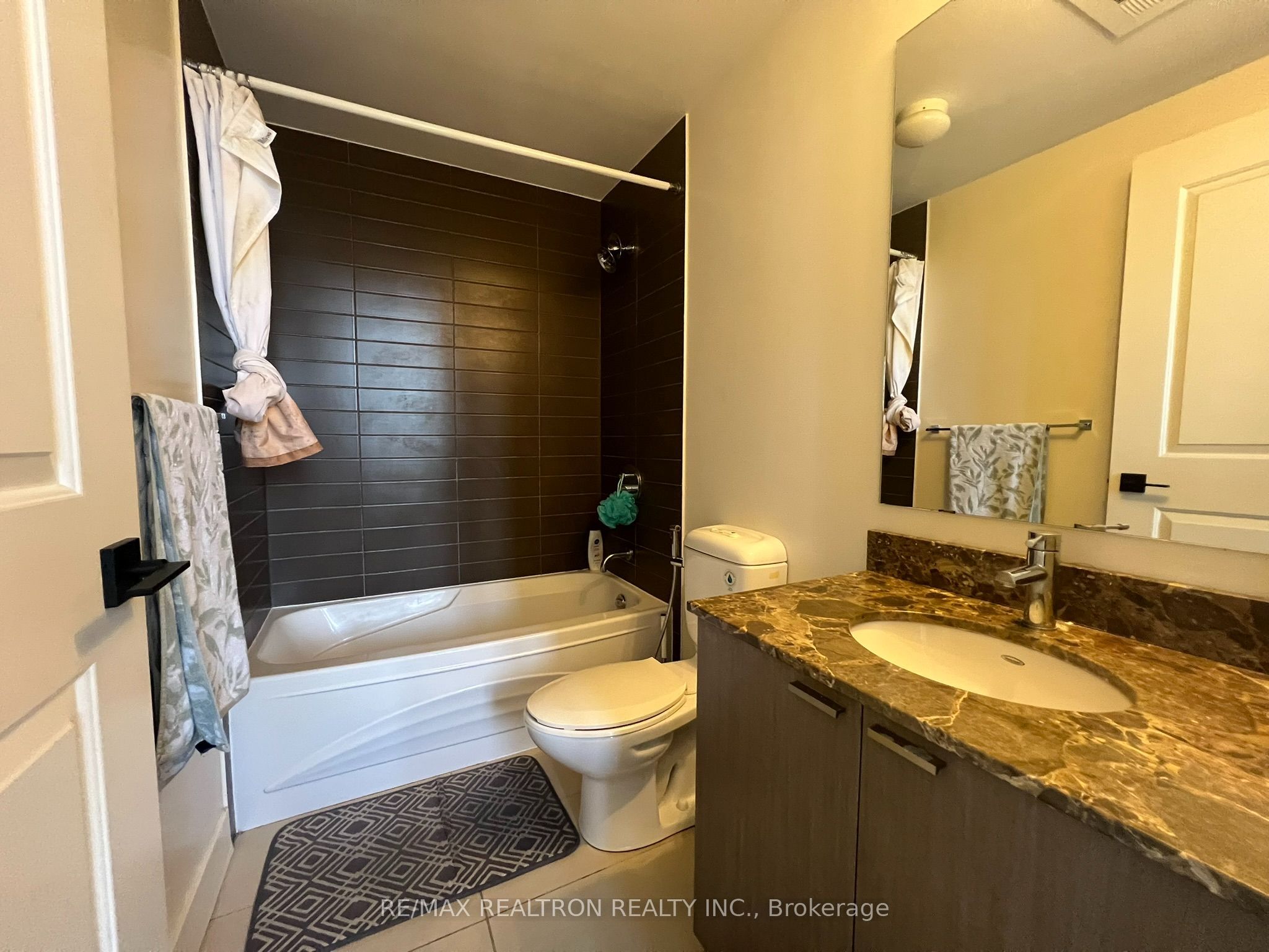 23 Sheppard Avenue E #2704, Toronto, ON M2N 7K1 photo 5