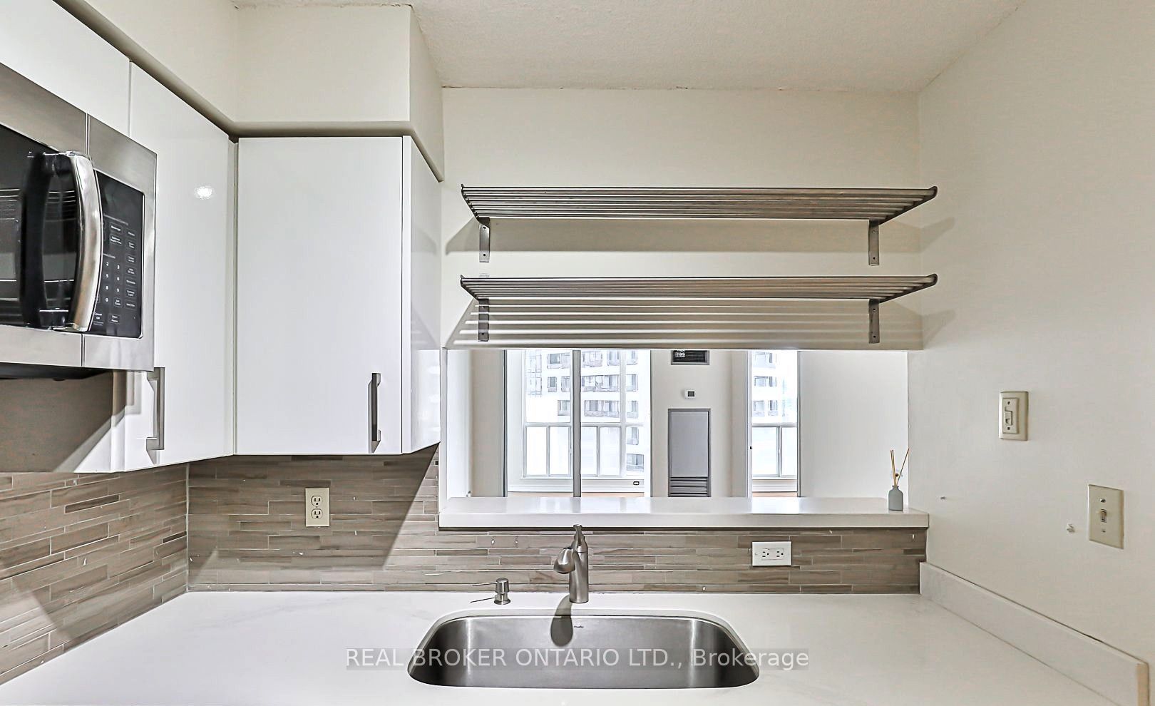 24 Wellesley Street W 2107, Toronto, ON M4Y 2X6 photo 5