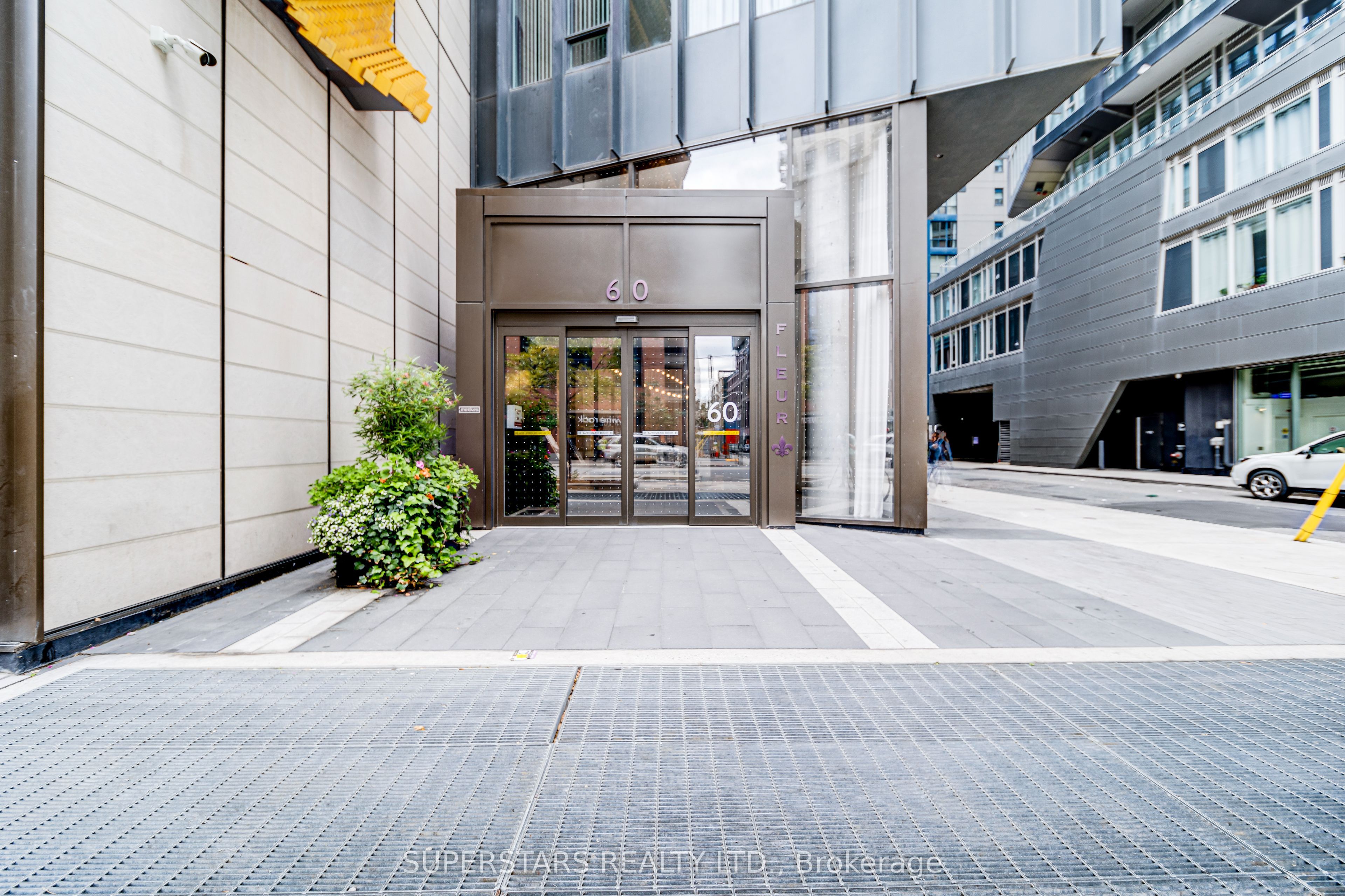 60 Shuter Street 2010, Toronto, ON M5B 0B7 photo 3