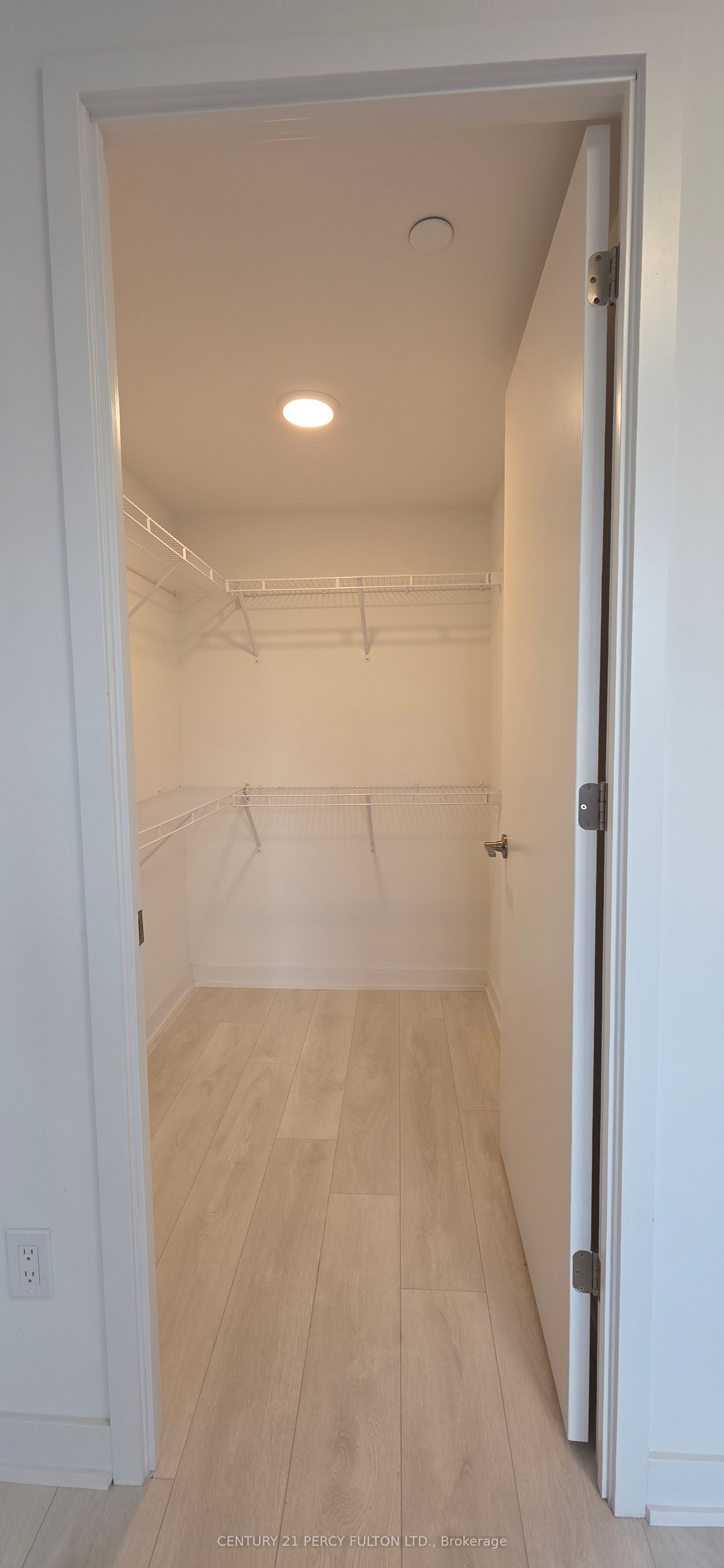 8 Tippett Road 309, Toronto, ON M3H 0E7 photo 2